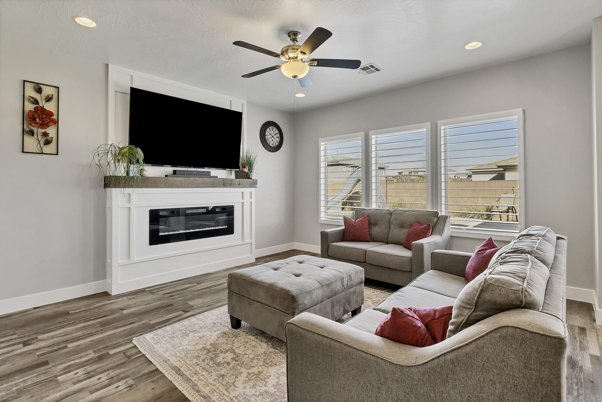 DESERT BLUFF AT DESERT CANYONS TOWNHOMES - Residential