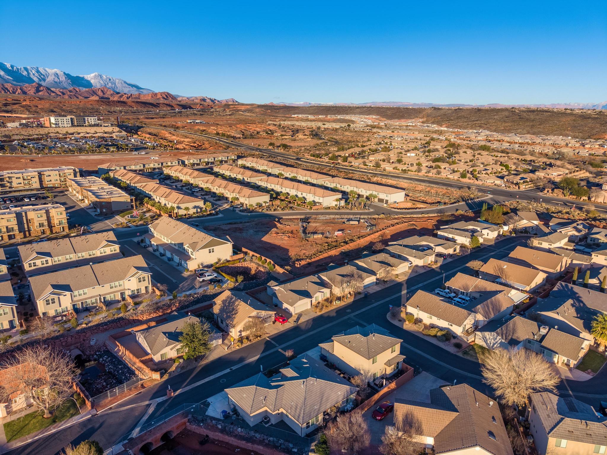 ENGLISH OAKS ESTATES - Residential