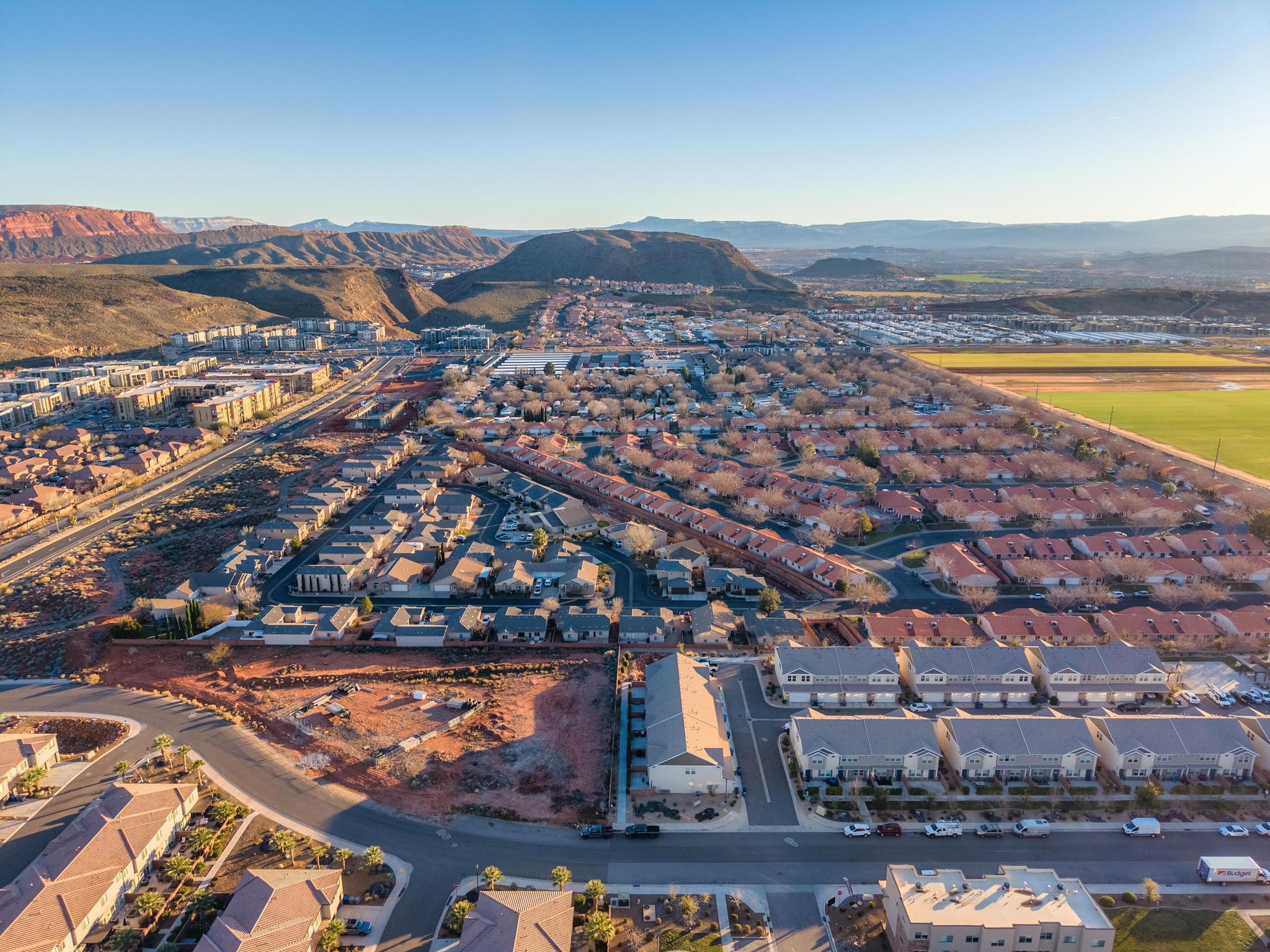 ENGLISH OAKS ESTATES - Residential