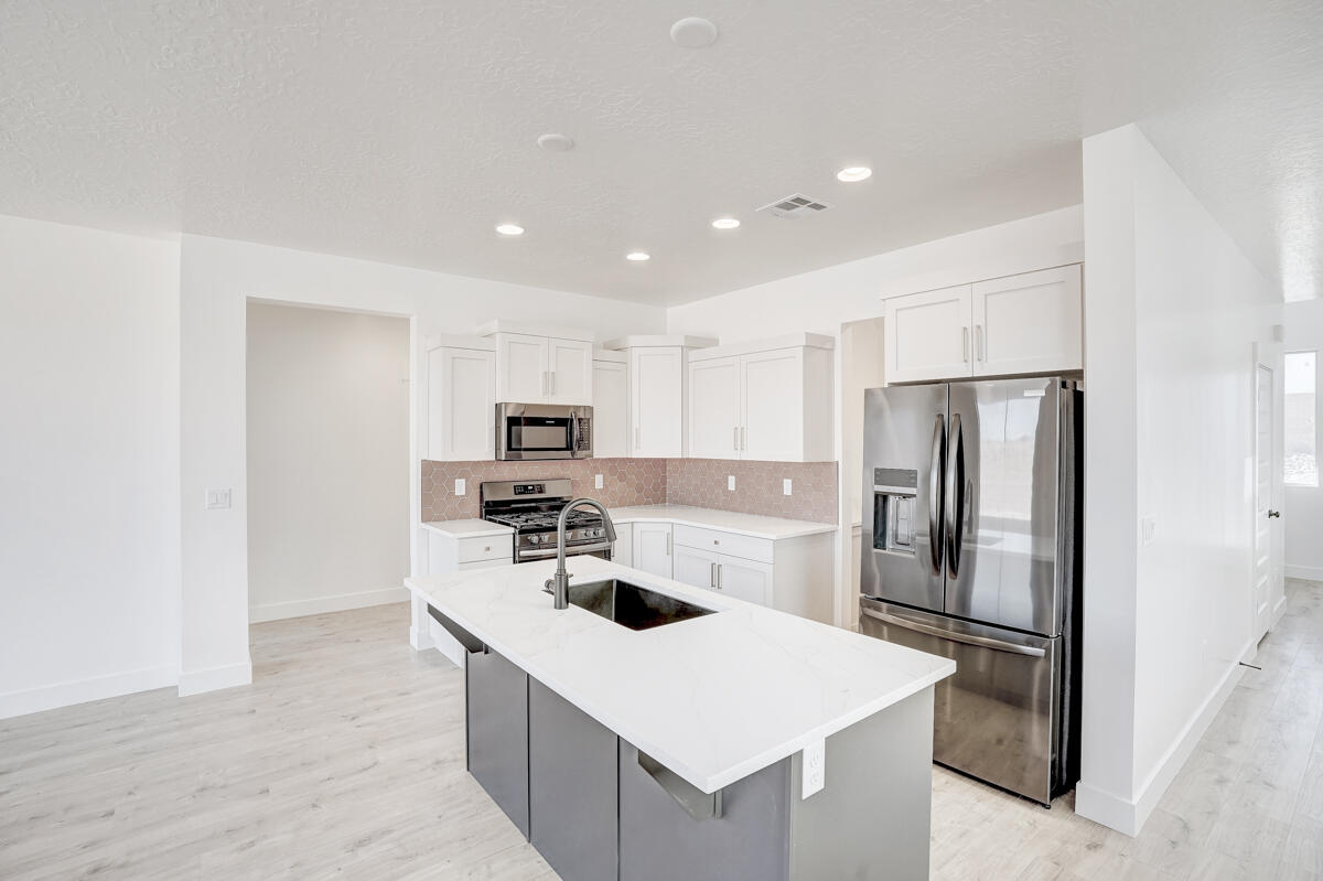 WHITE HILLS SUB - Residential