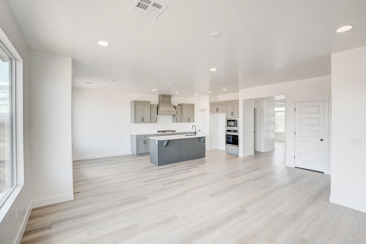 WHITE HILLS SUB - Residential