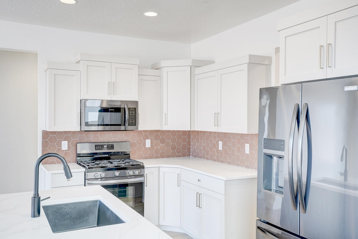 WHITE HILLS SUB - Residential