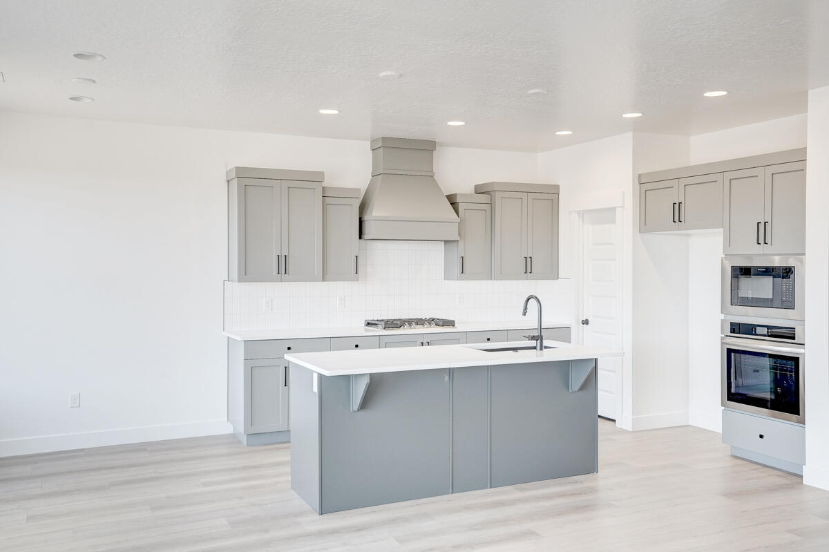 WHITE HILLS SUB - Residential