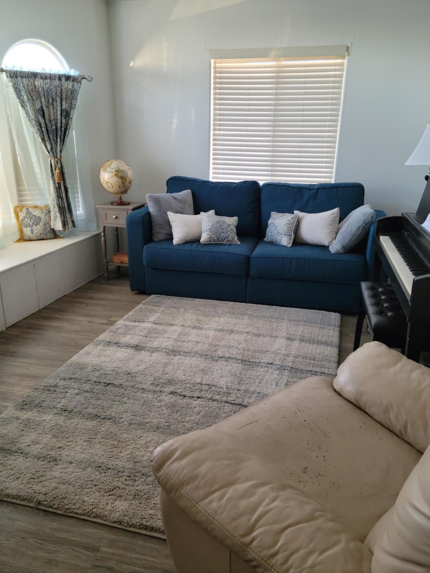 BLOOMINGTON HILLS - Residential