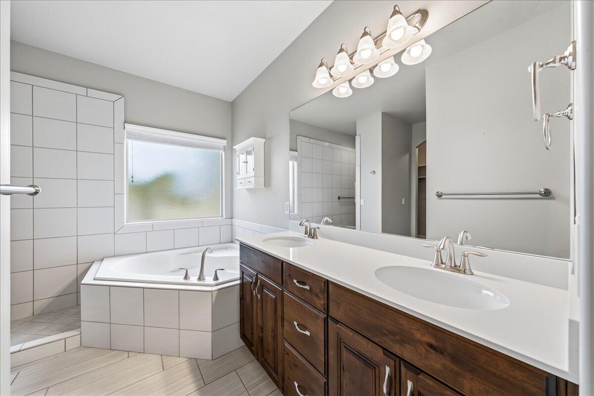 BOULDER SPRINGS VILLAS - Residential