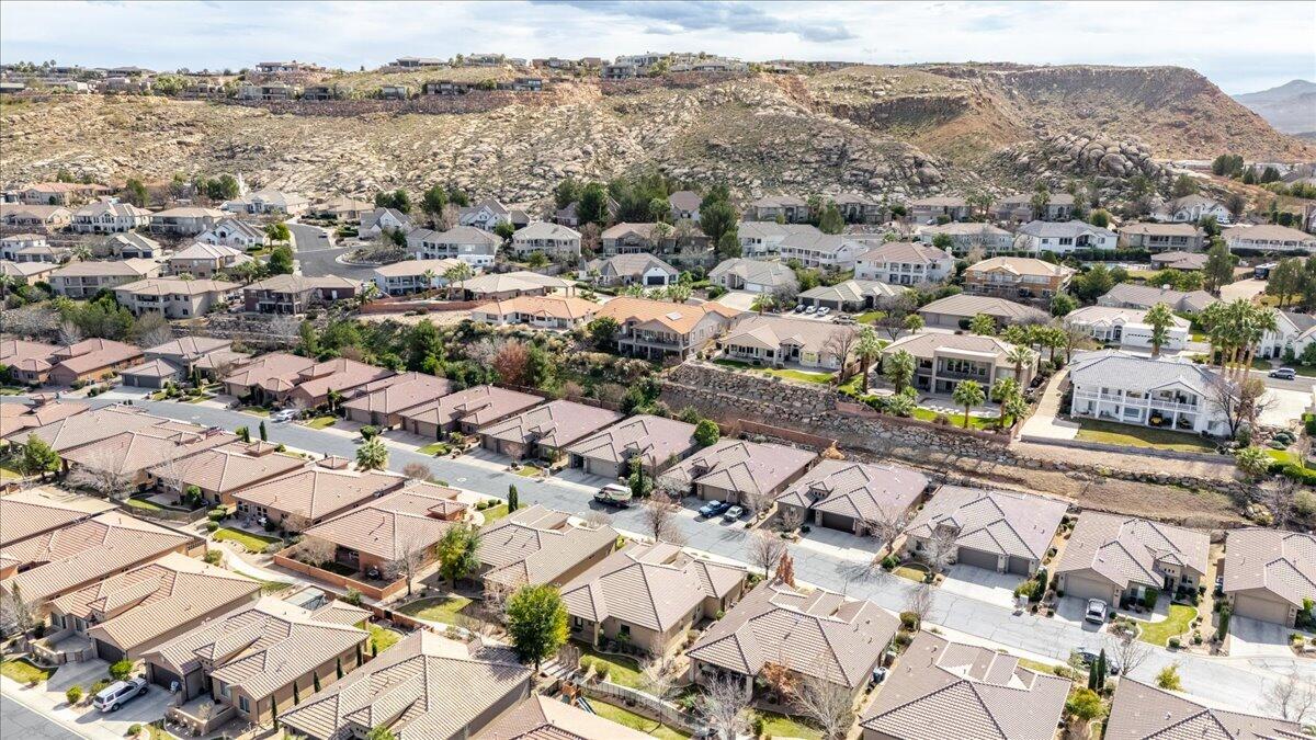 BOULDER SPRINGS VILLAS - Residential