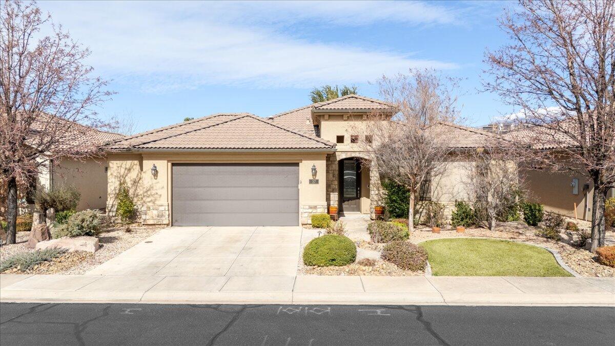 BOULDER SPRINGS VILLAS - Residential