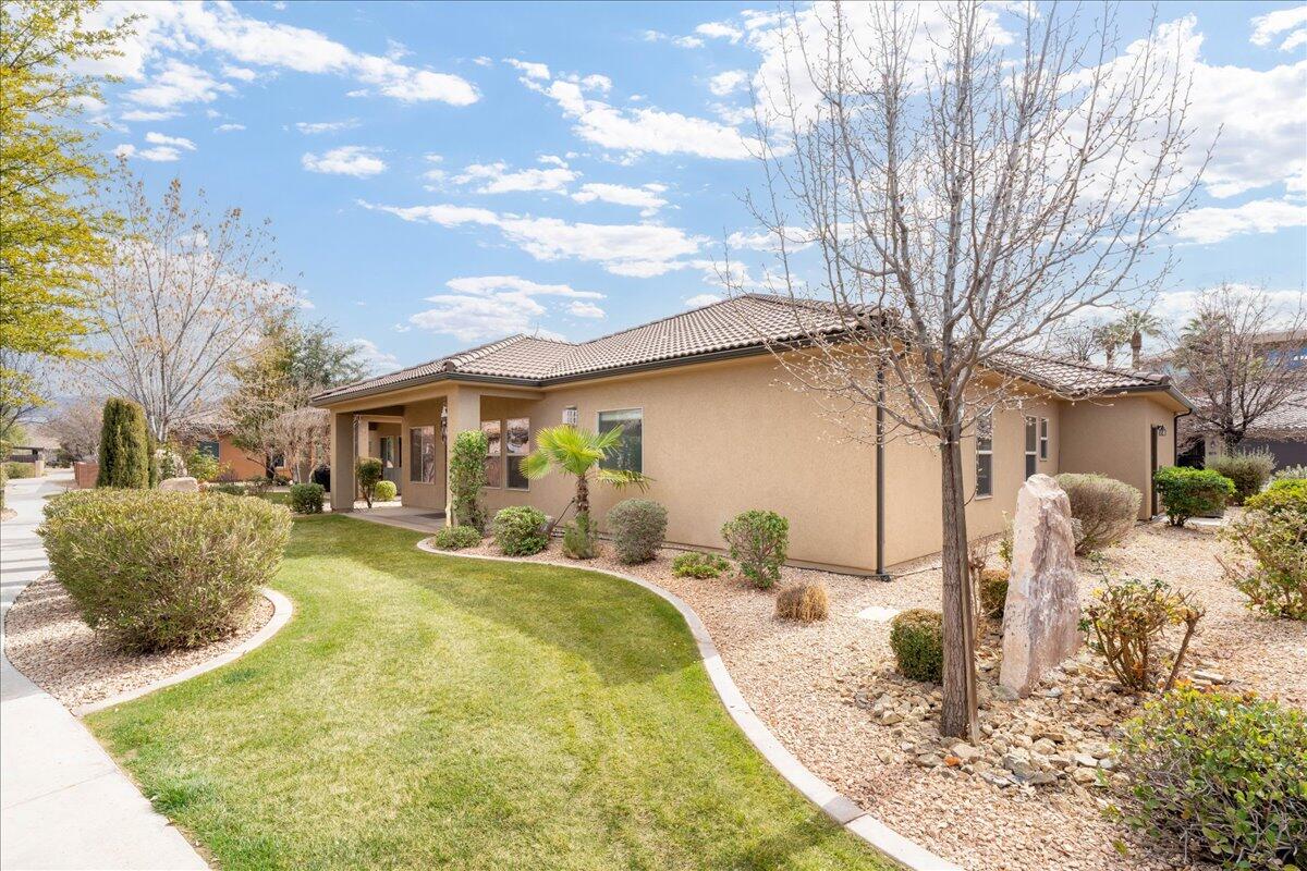 BOULDER SPRINGS VILLAS - Residential