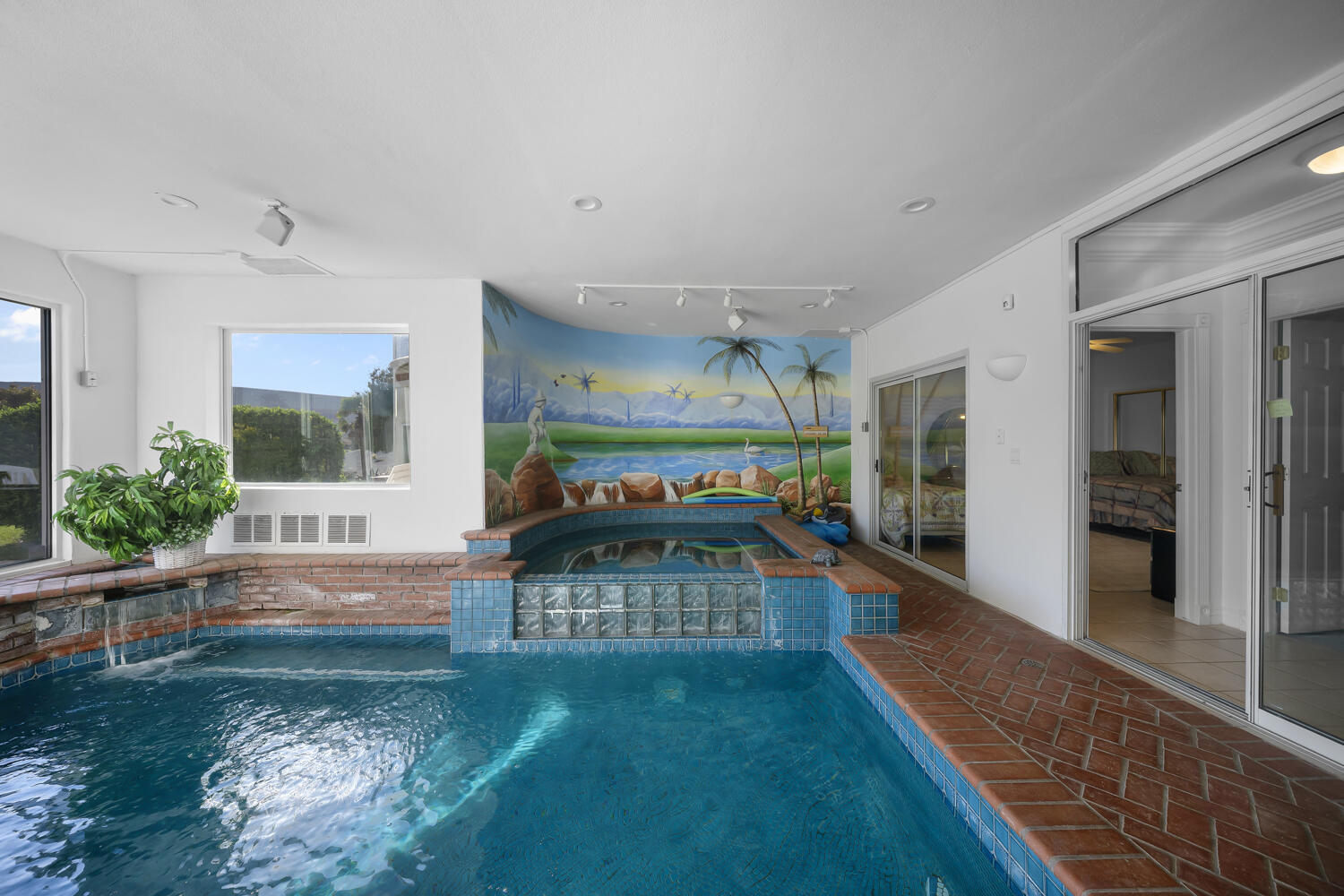 CRYSTAL LAKES TOWNHOMES - Residential