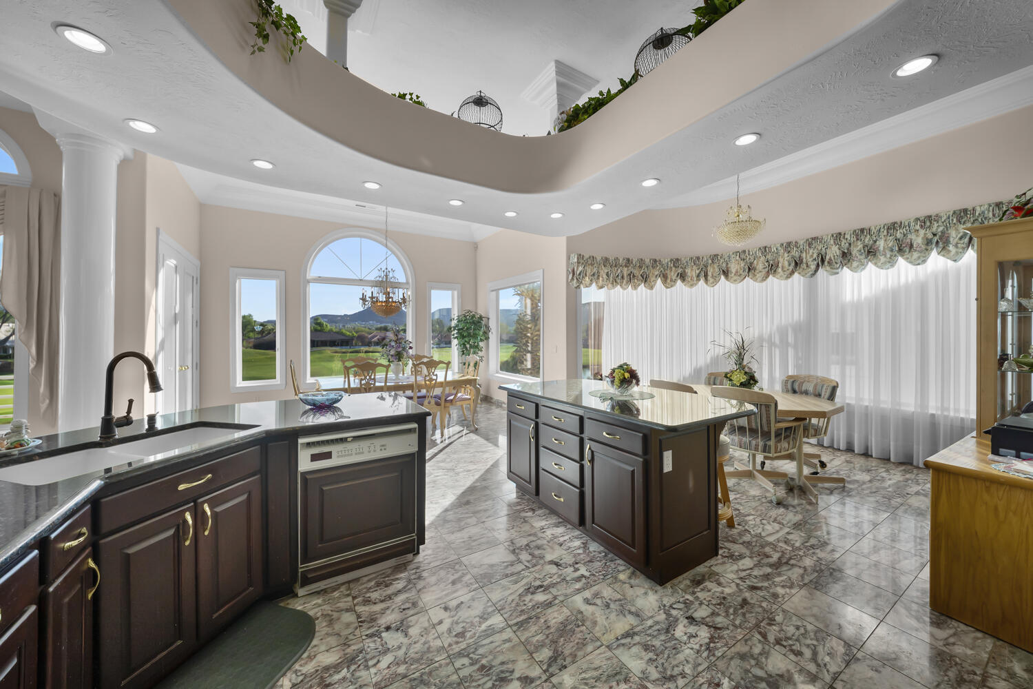 CRYSTAL LAKES TOWNHOMES - Residential