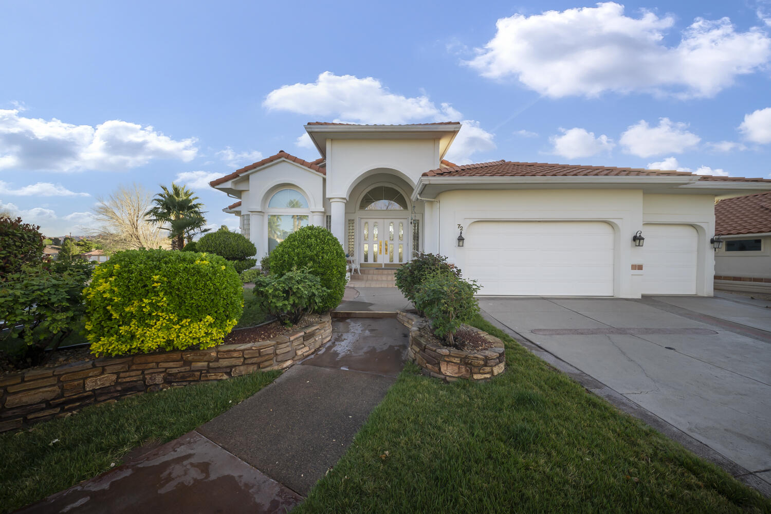 CRYSTAL LAKES TOWNHOMES - Residential