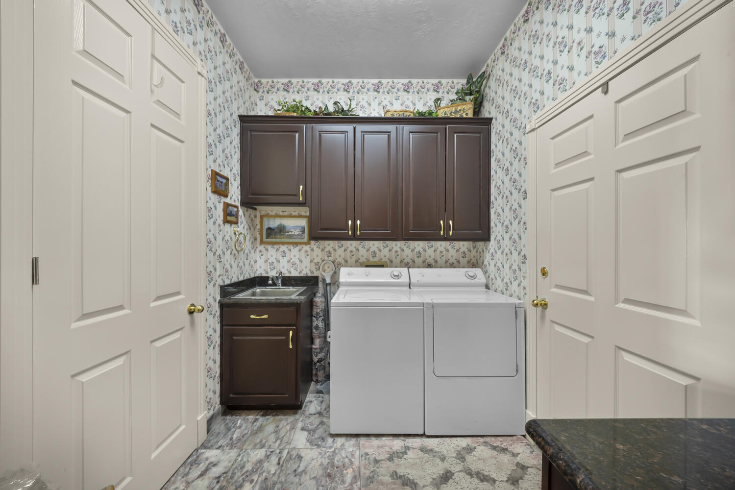 CRYSTAL LAKES TOWNHOMES - Residential