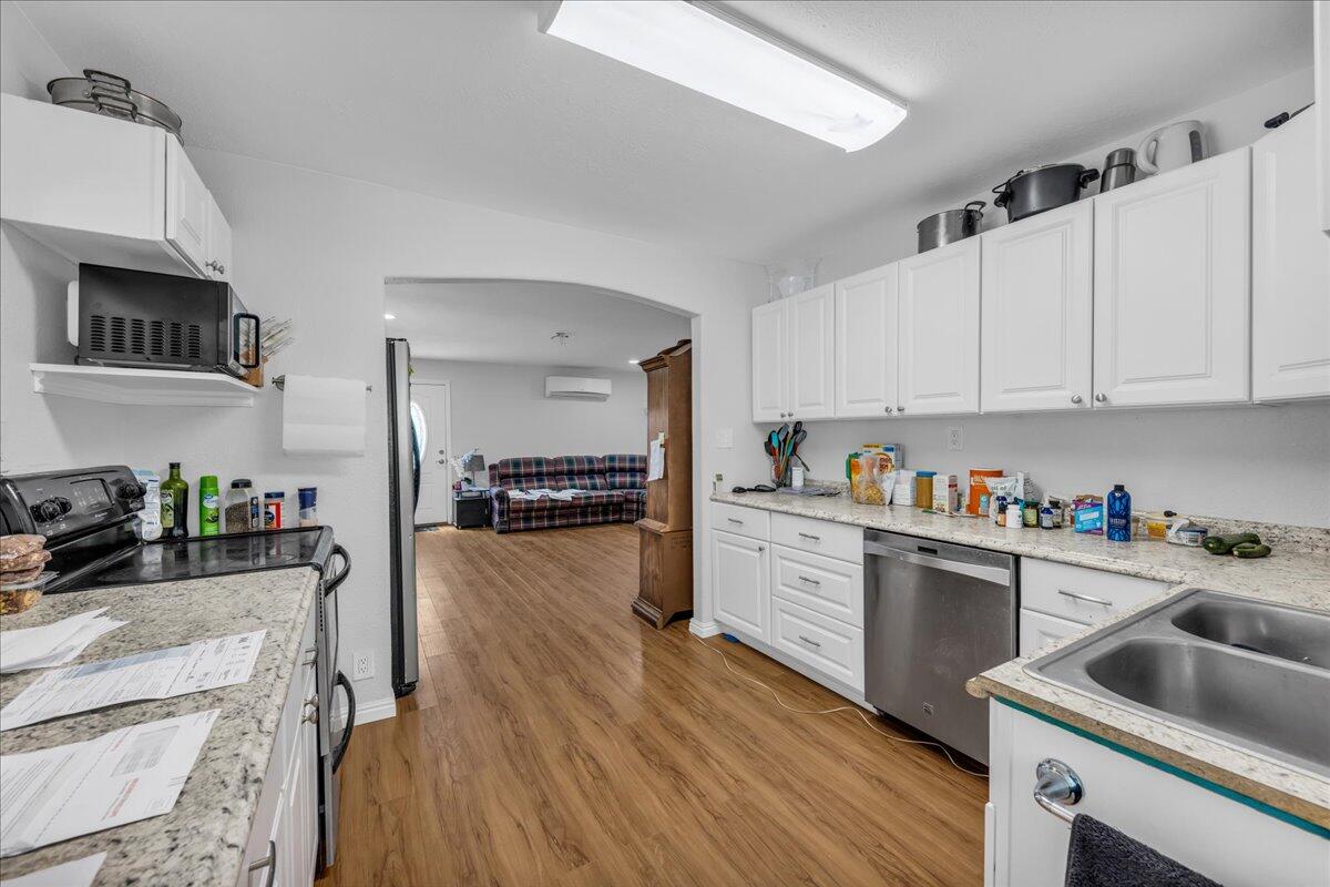 LEEDS TOWNSITE - Residential