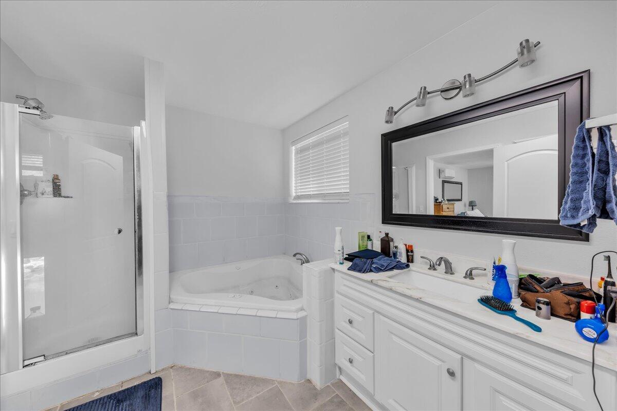 LEEDS TOWNSITE - Residential