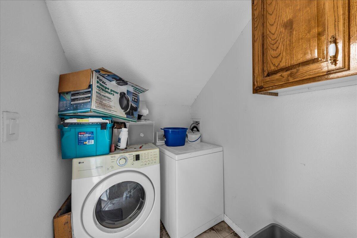 LEEDS TOWNSITE - Residential