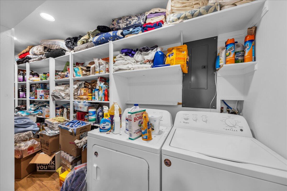 LEEDS TOWNSITE - Residential