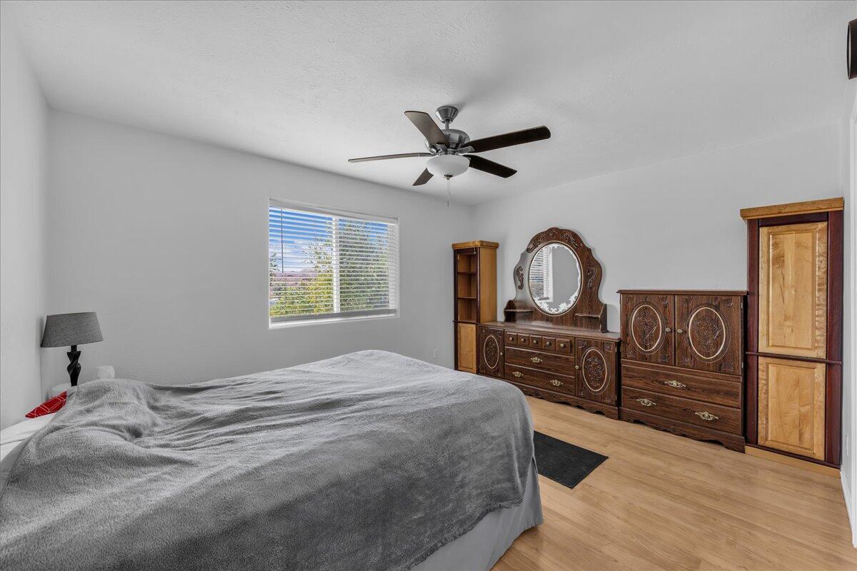 LEEDS TOWNSITE - Residential