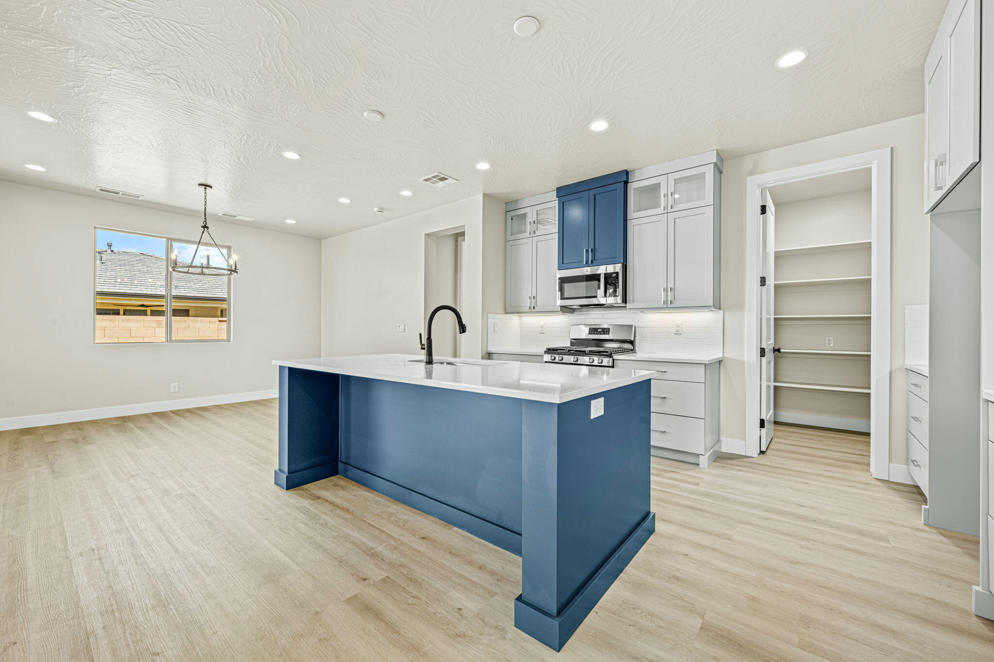 SOLIS AT CORAL CANYON - Residential