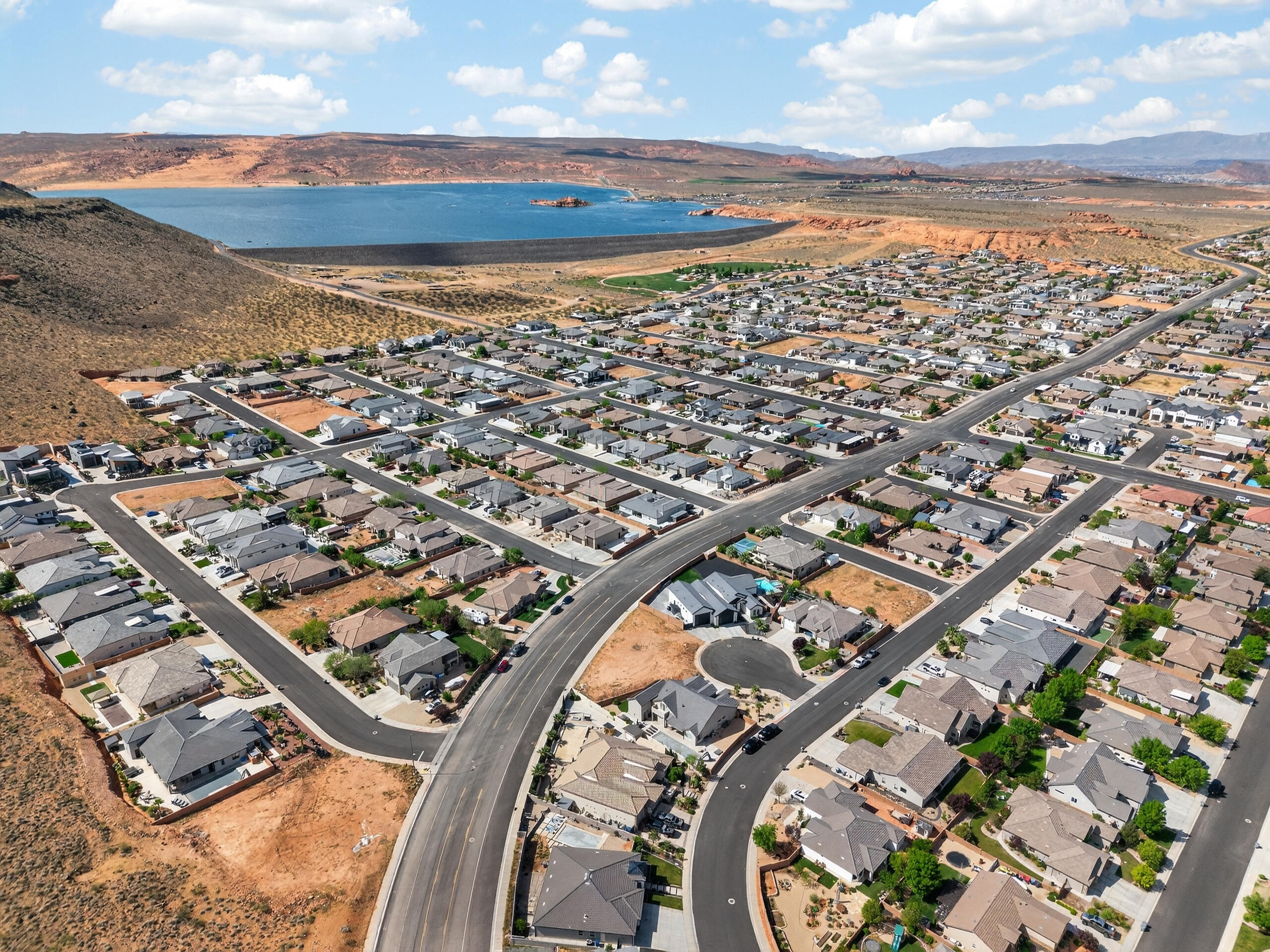 DIXIE SPRINGS - Land