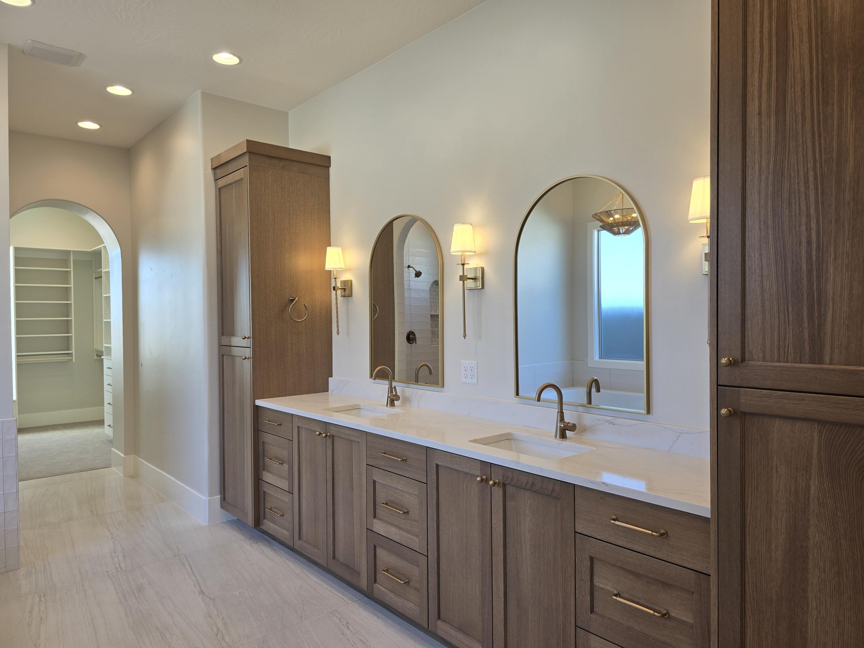 WASHINGTON VISTA - Residential