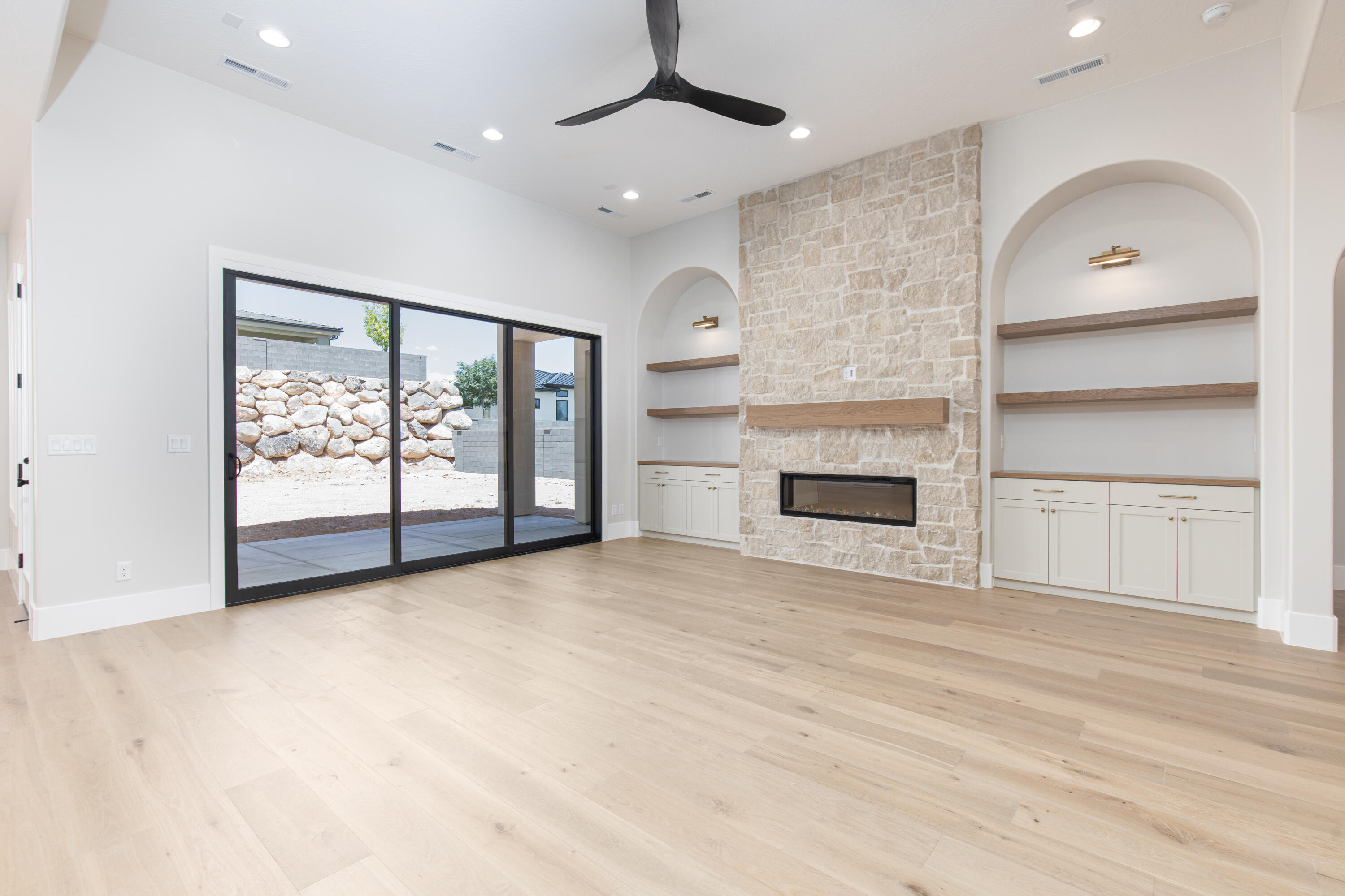WASHINGTON VISTA - Residential