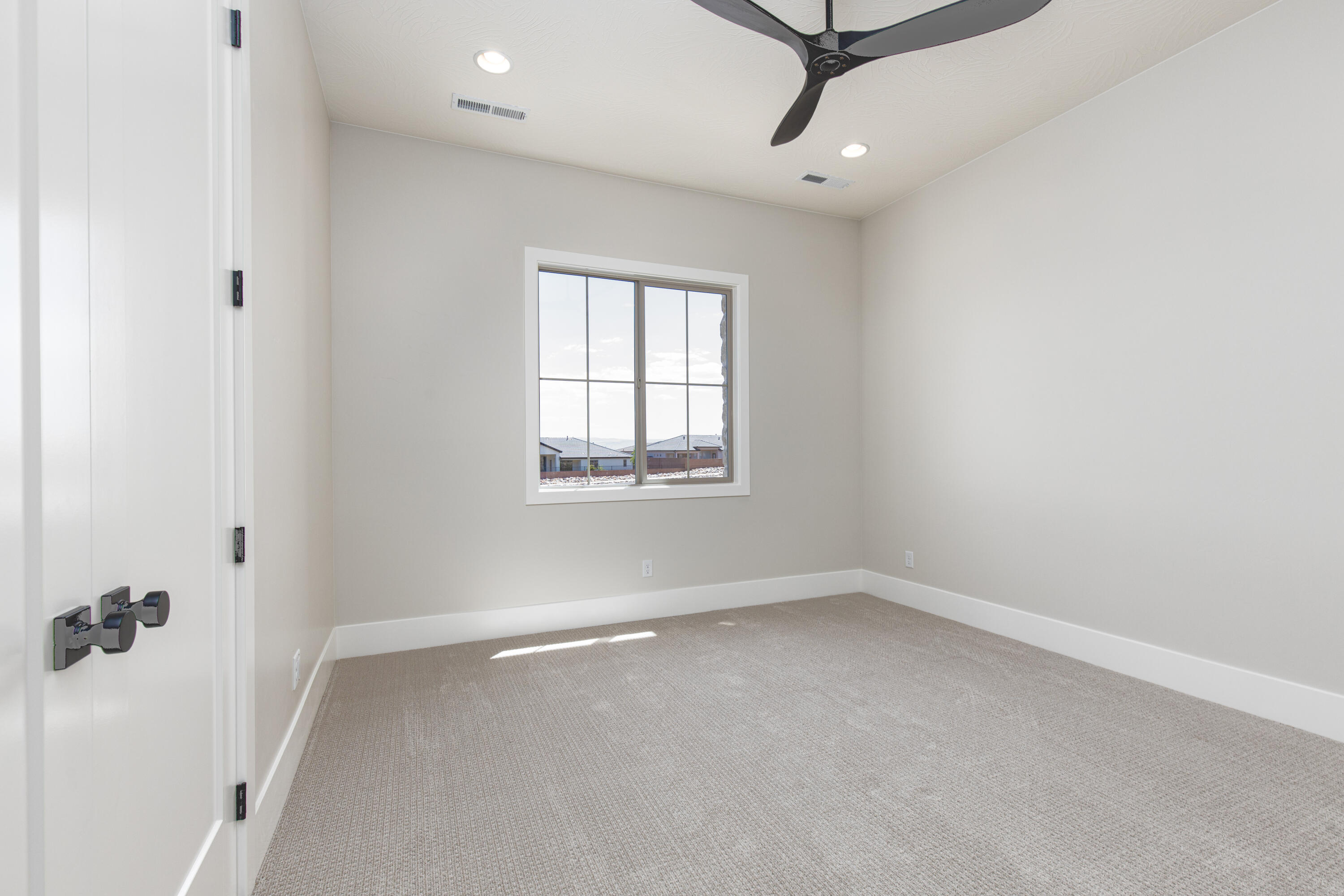 WASHINGTON VISTA - Residential