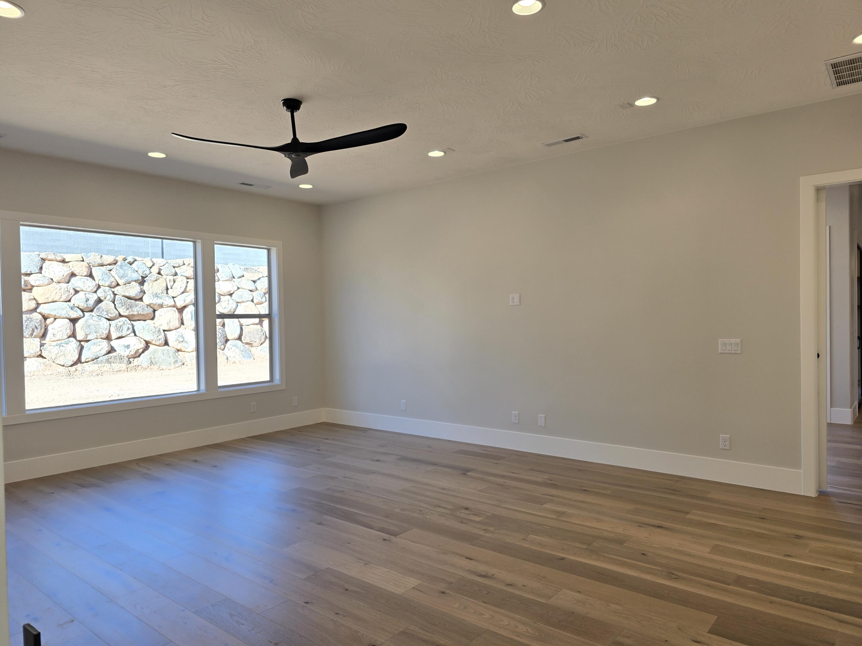 WASHINGTON VISTA - Residential