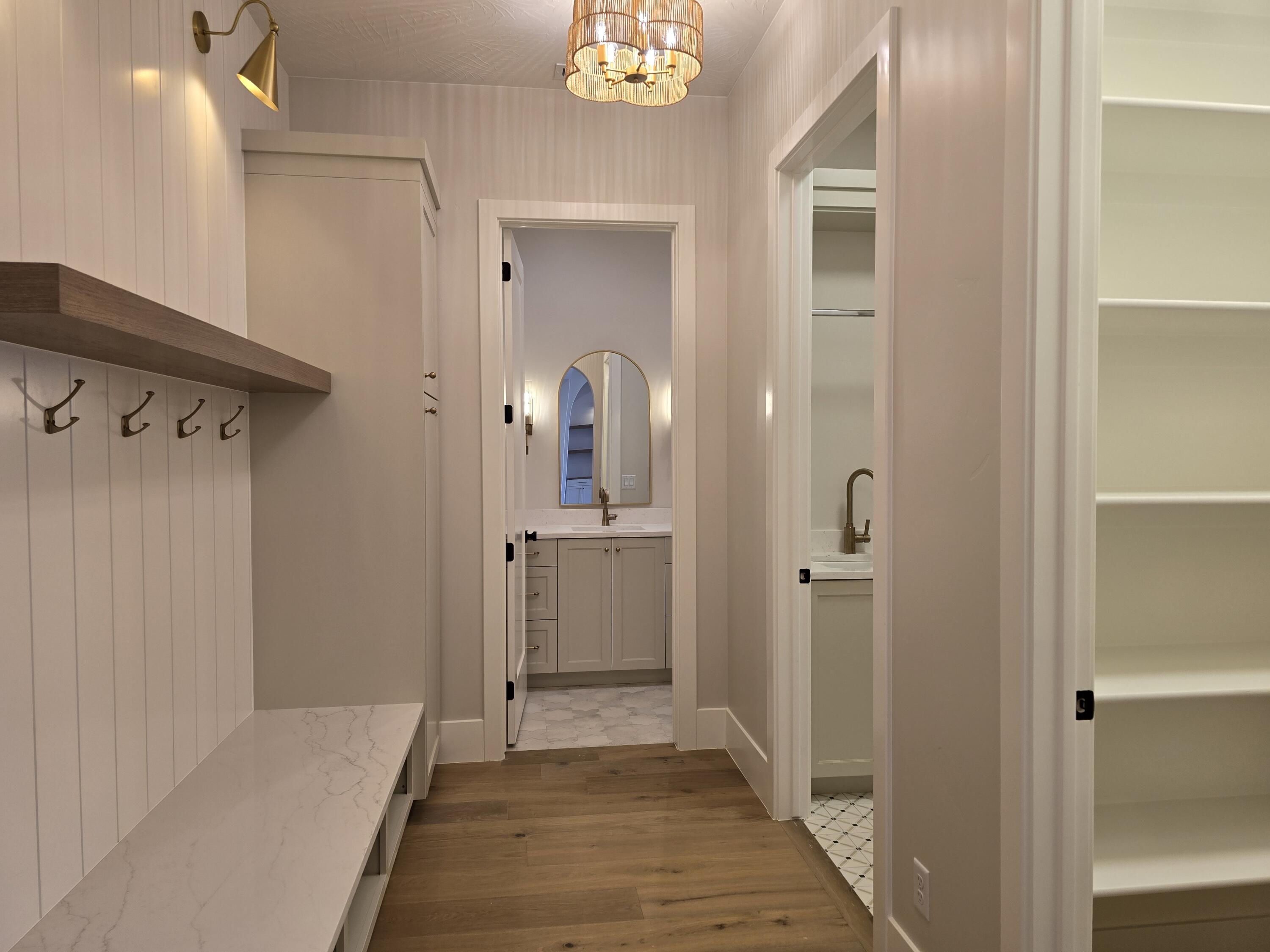 WASHINGTON VISTA - Residential