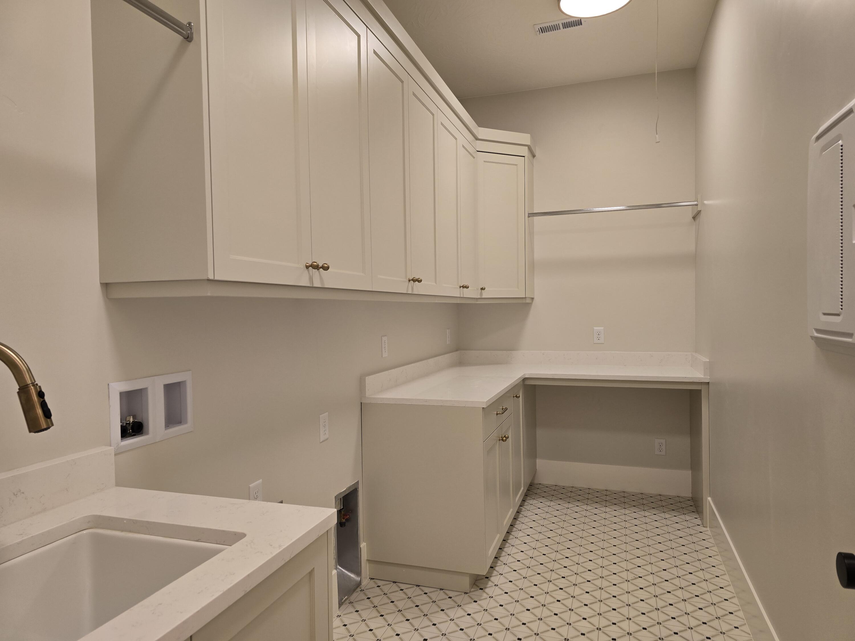 WASHINGTON VISTA - Residential