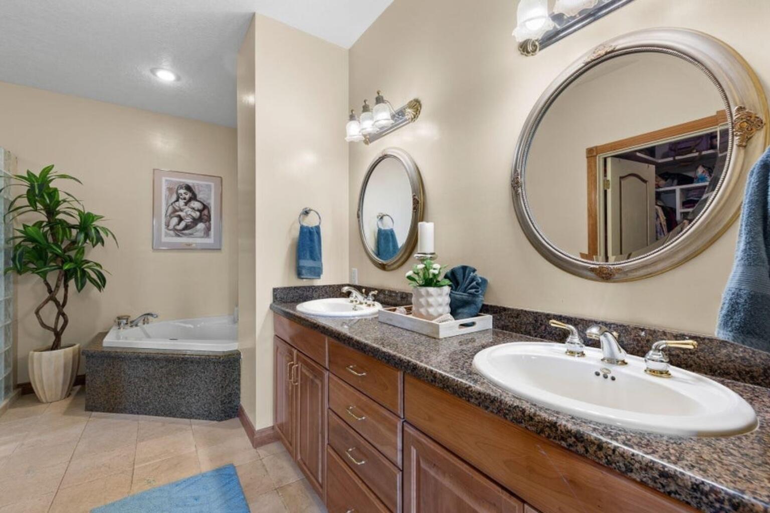 OLD FARM - Residential