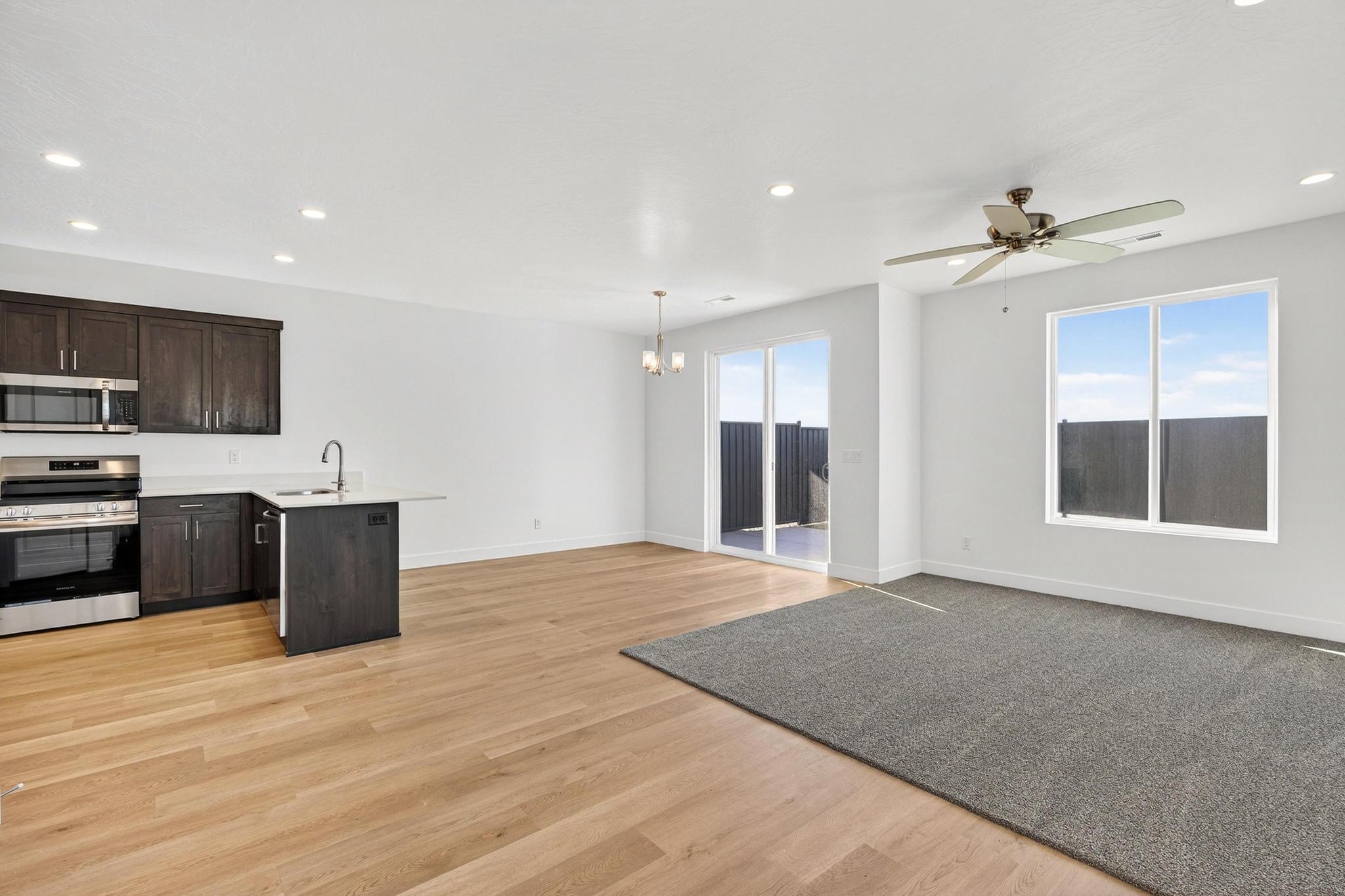 HURRICANE TOWNSITE - Residential Income