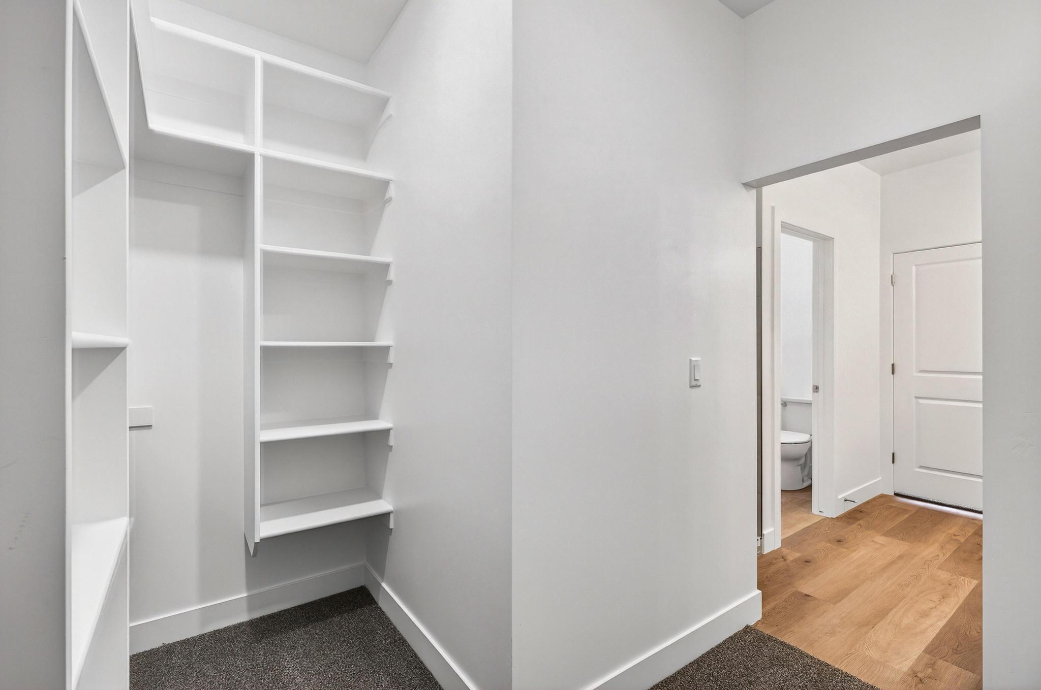 HURRICANE TOWNSITE - Residential Income