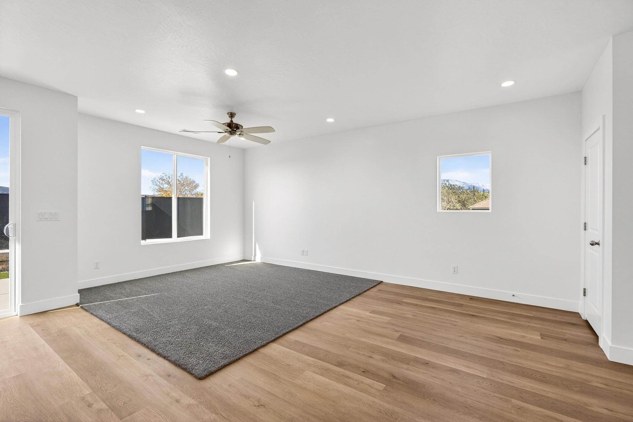 HURRICANE TOWNSITE - Residential Income