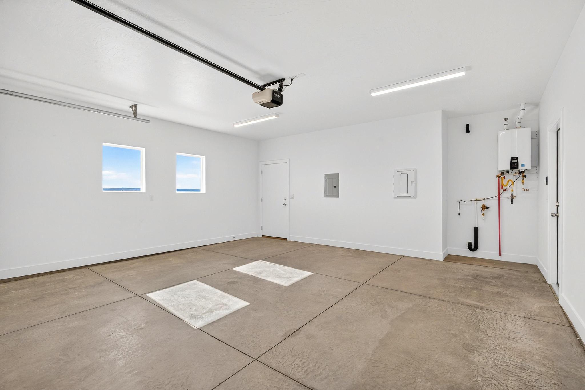 HURRICANE TOWNSITE - Residential Income