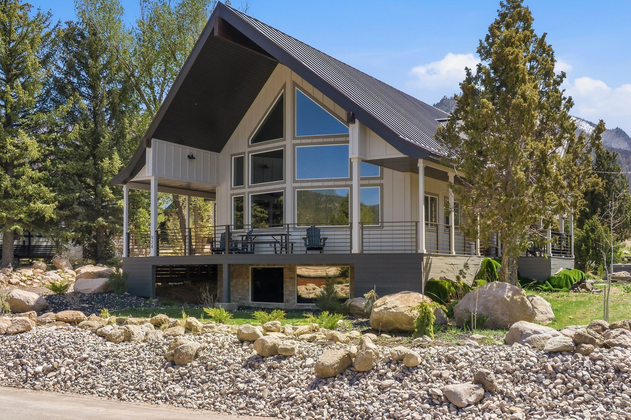MOUNTAIN VIEW ESTATES - Residential