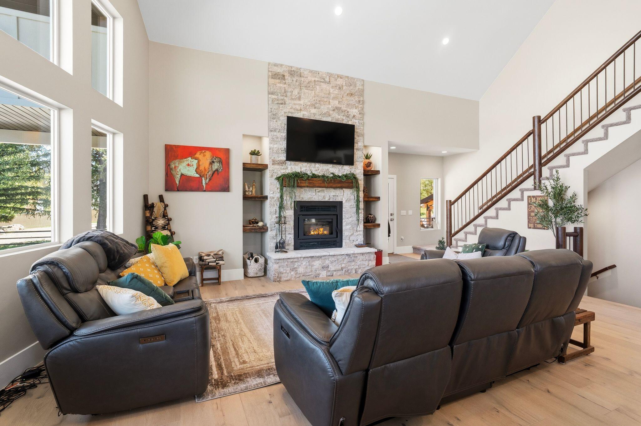 MOUNTAIN VIEW ESTATES - Residential