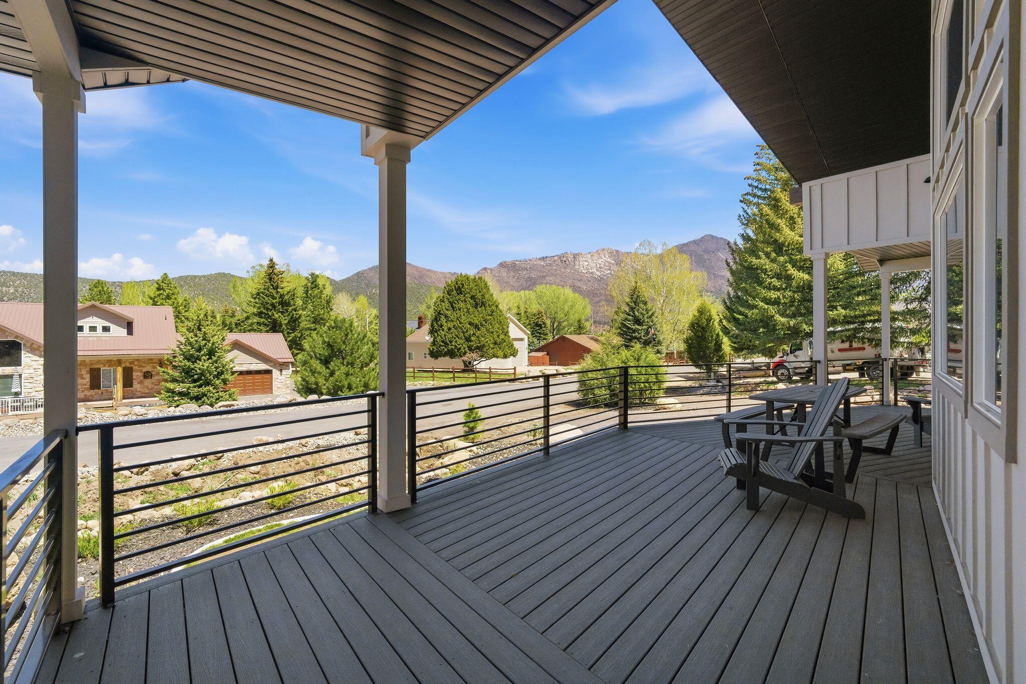 MOUNTAIN VIEW ESTATES - Residential