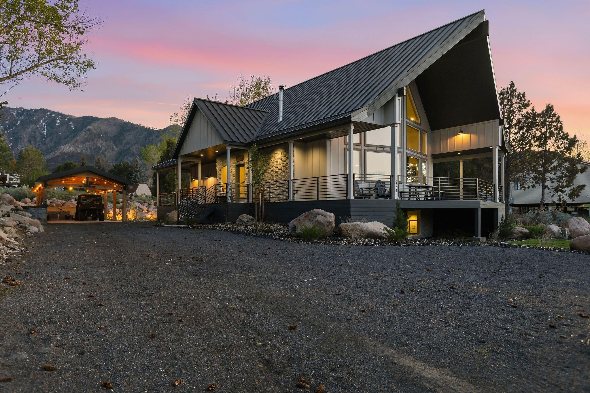 MOUNTAIN VIEW ESTATES - Residential