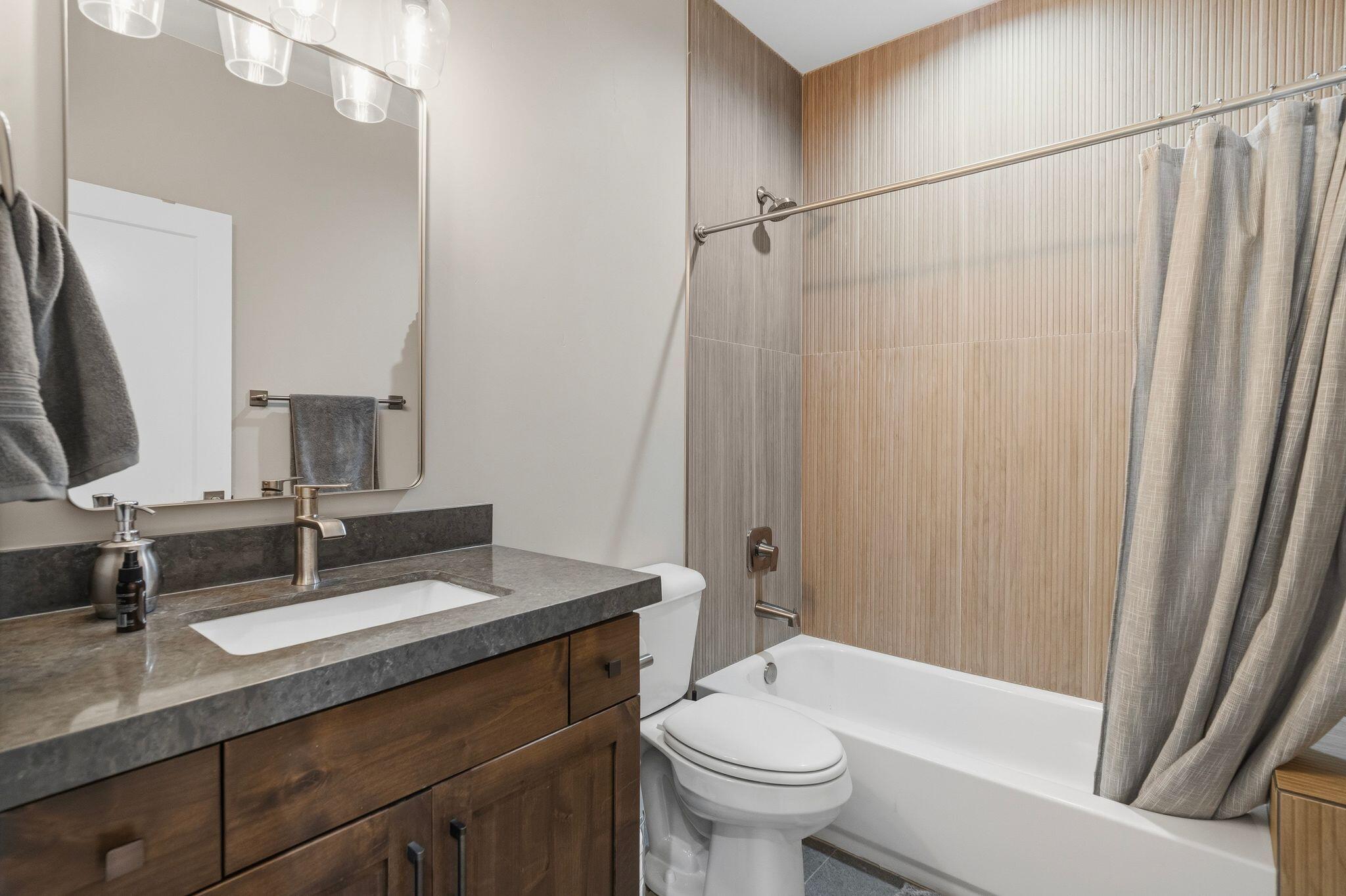 MOUNTAIN VIEW ESTATES - Residential