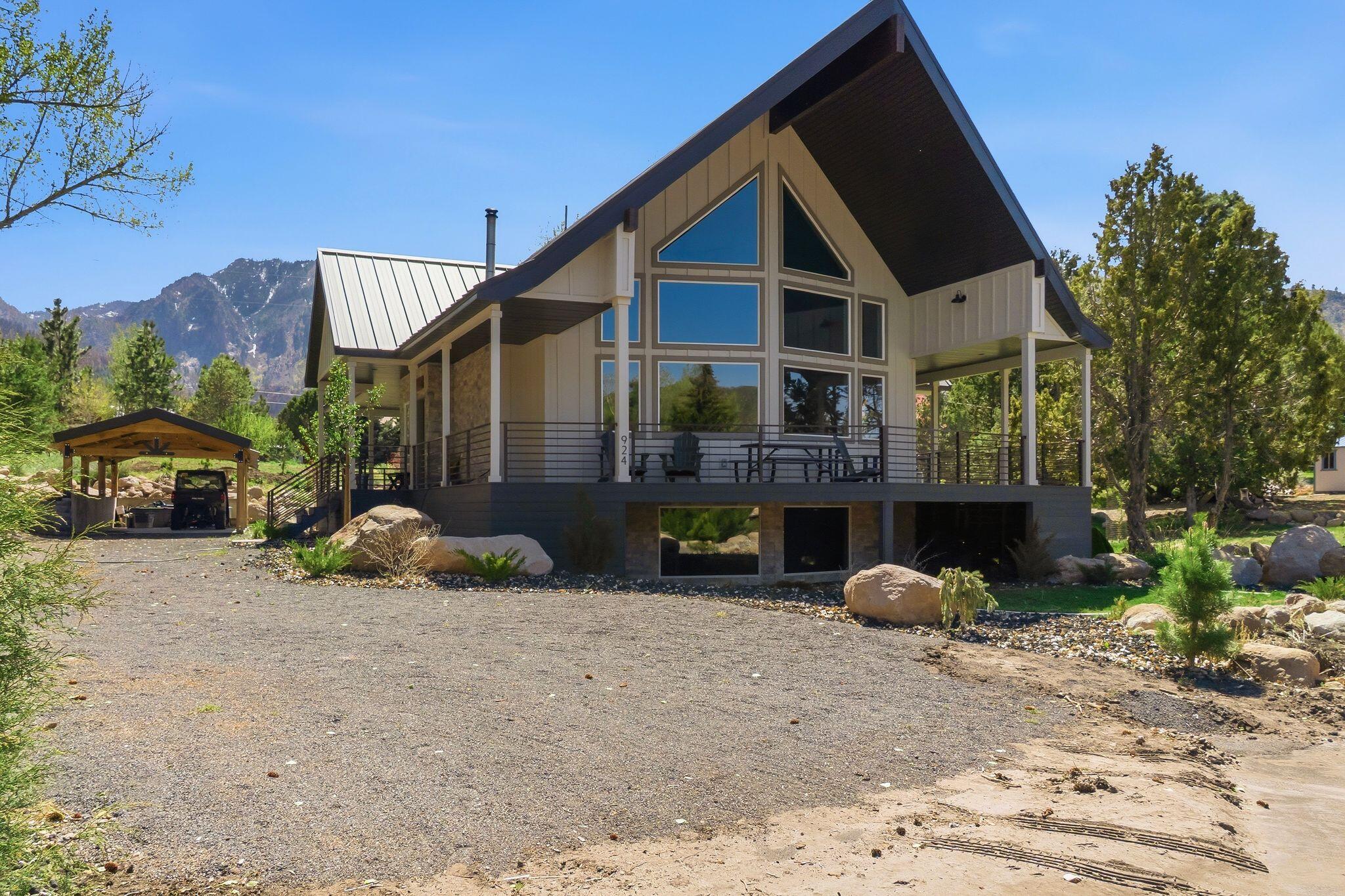 MOUNTAIN VIEW ESTATES - Residential