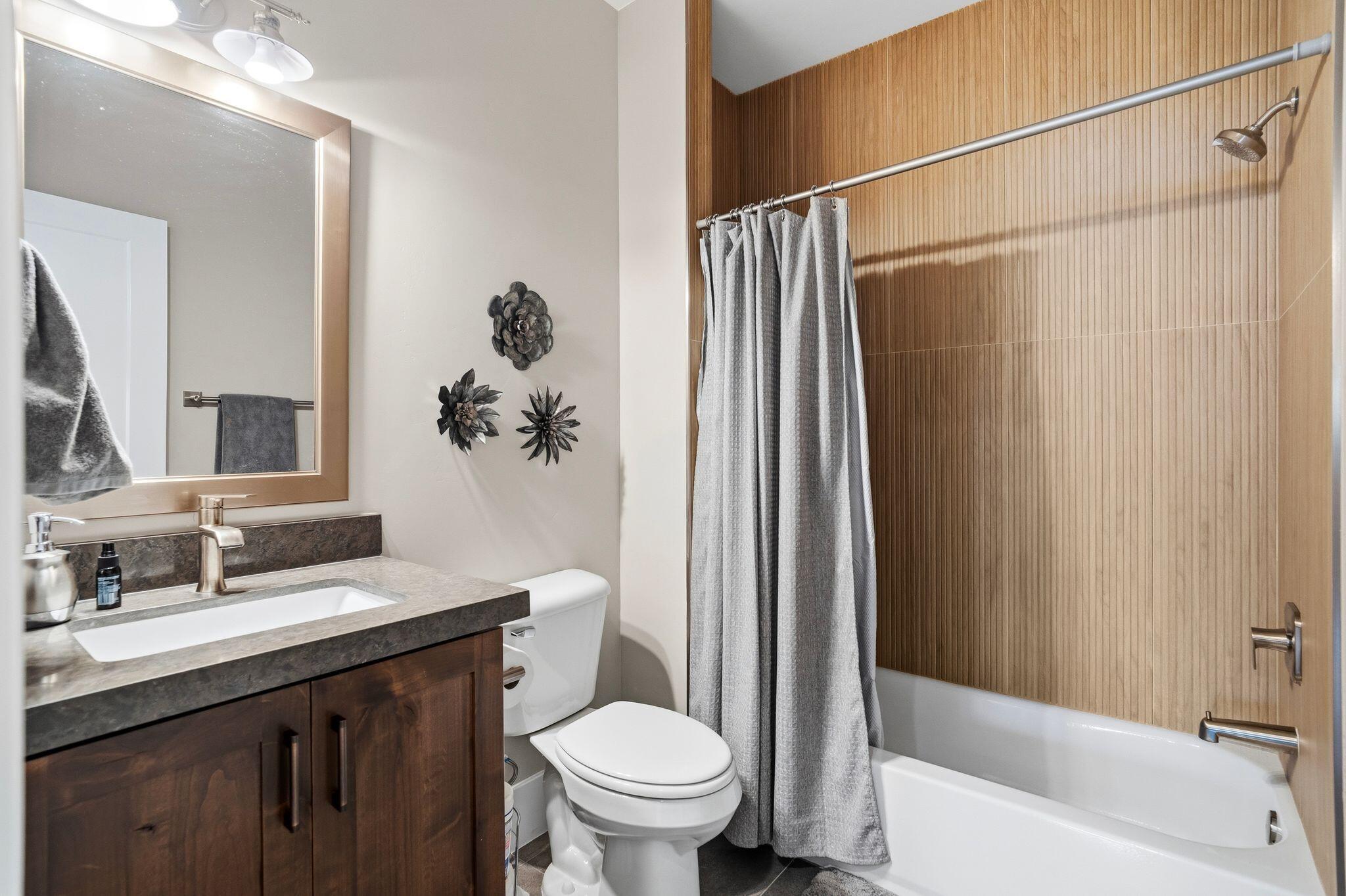 MOUNTAIN VIEW ESTATES - Residential