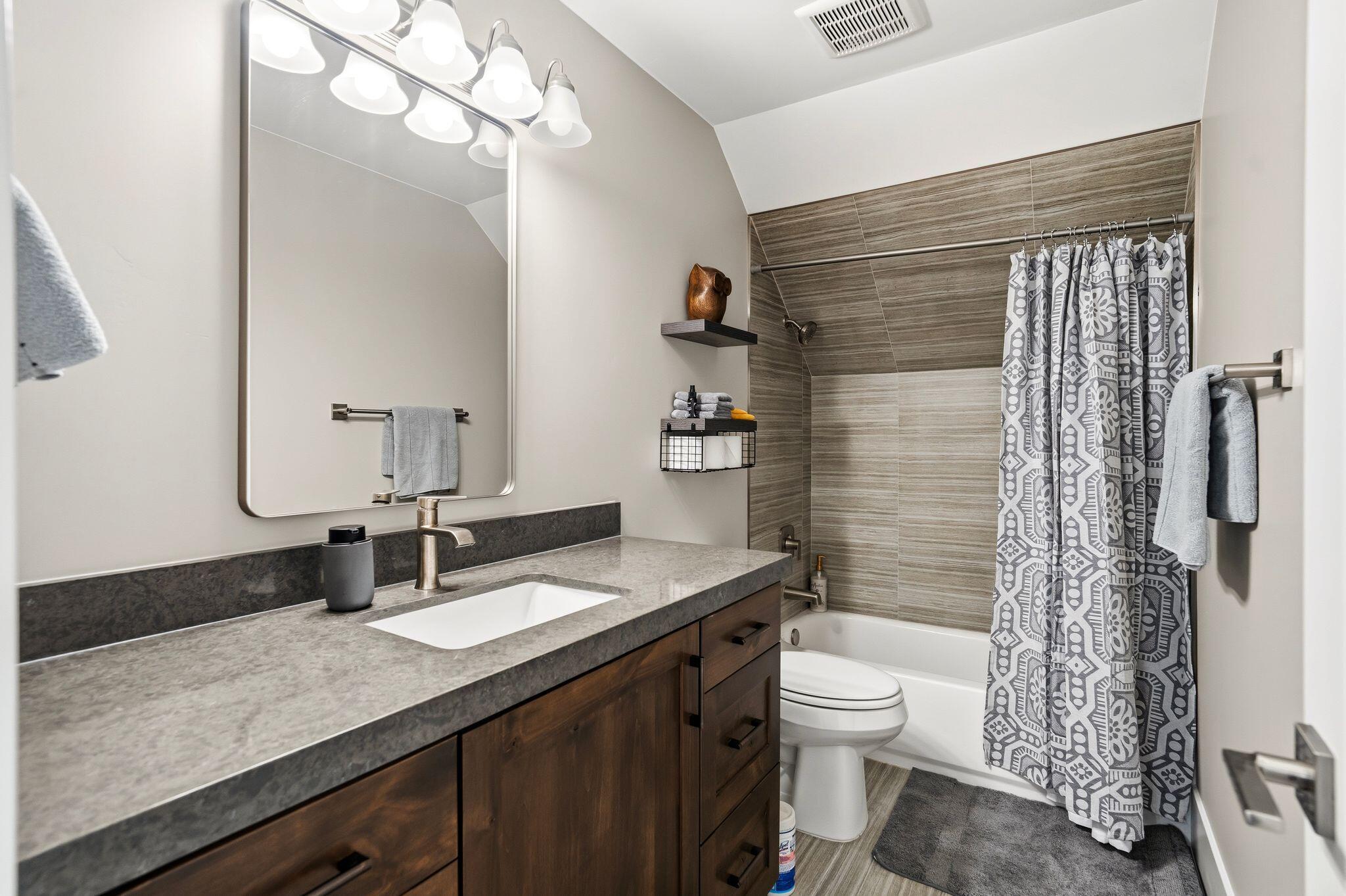 MOUNTAIN VIEW ESTATES - Residential