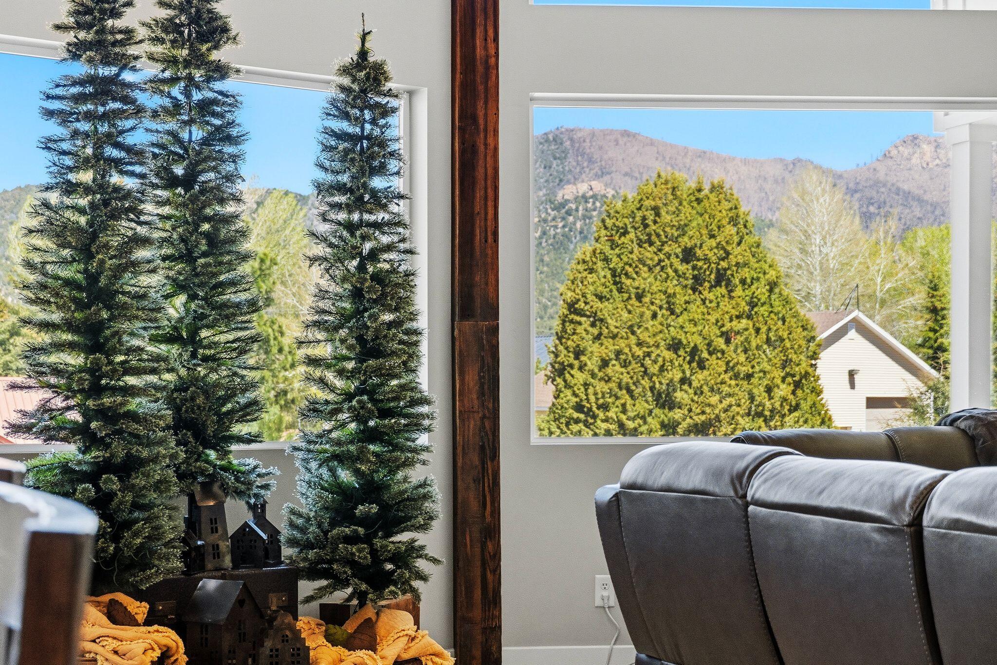 MOUNTAIN VIEW ESTATES - Residential