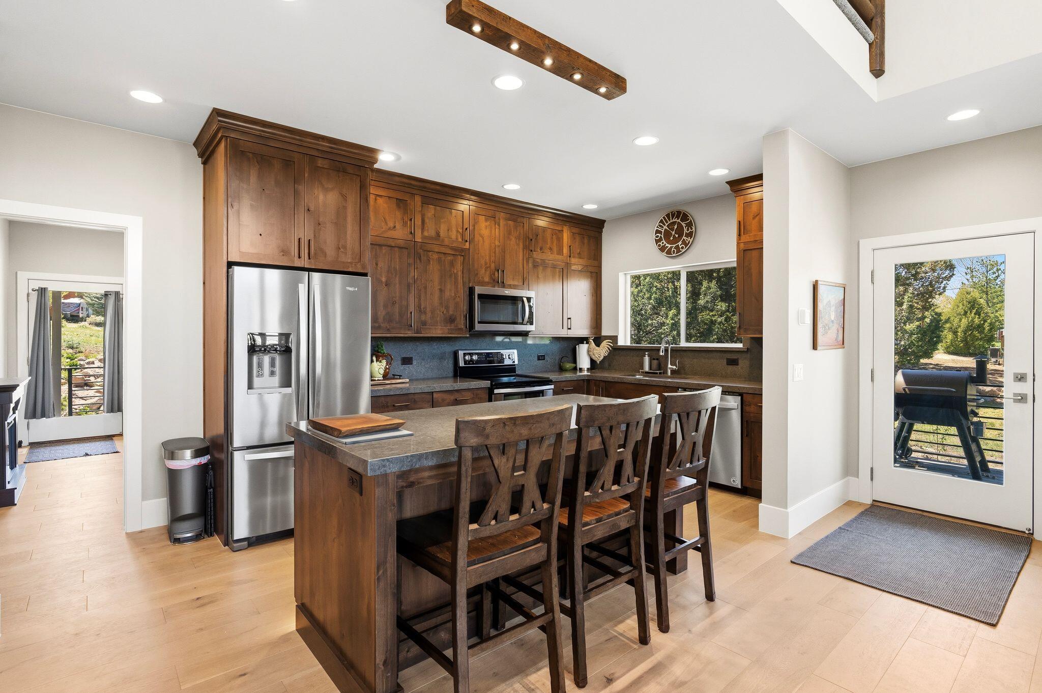MOUNTAIN VIEW ESTATES - Residential
