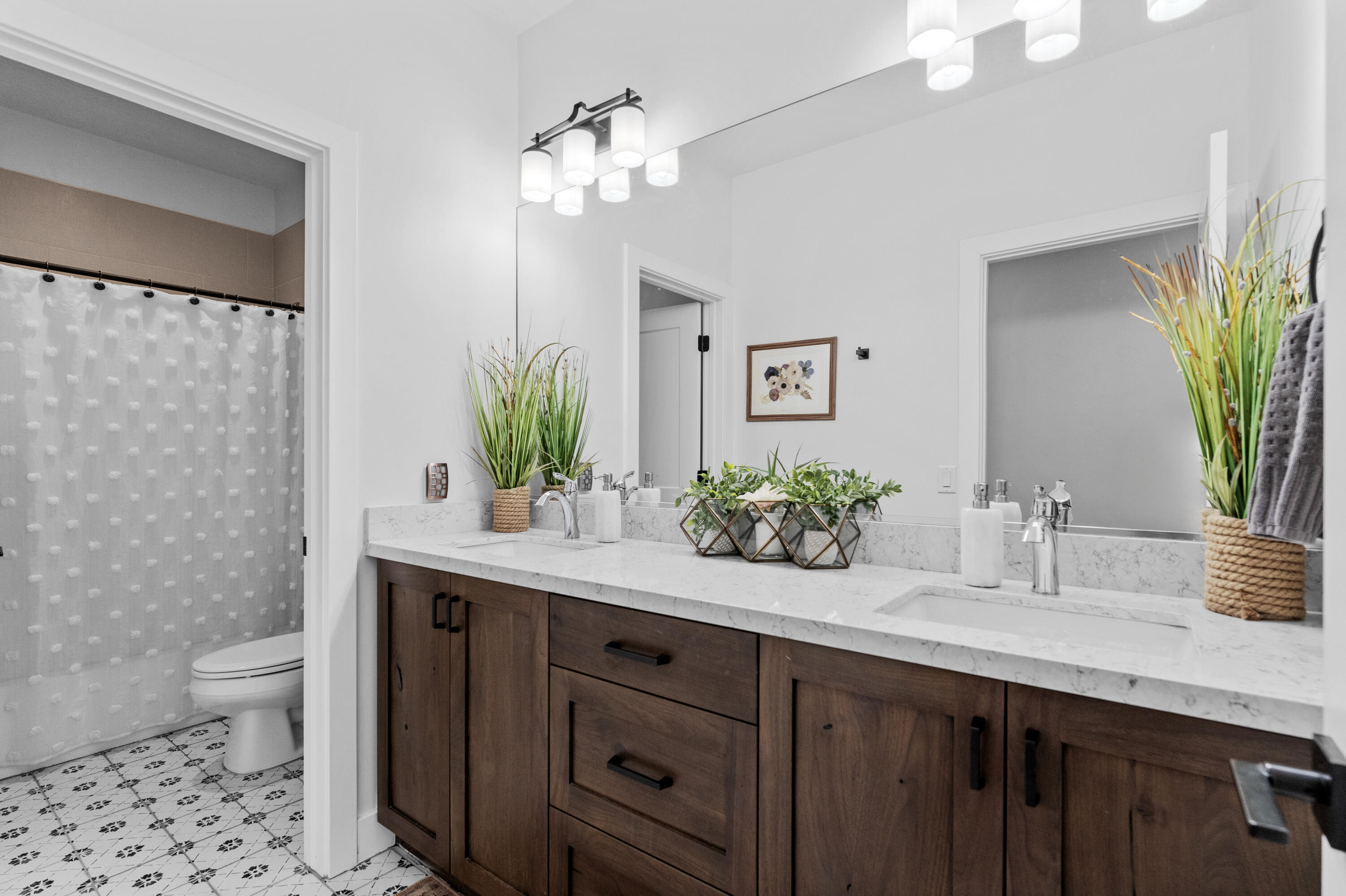 BRIDLE GATE ESTATES - Residential