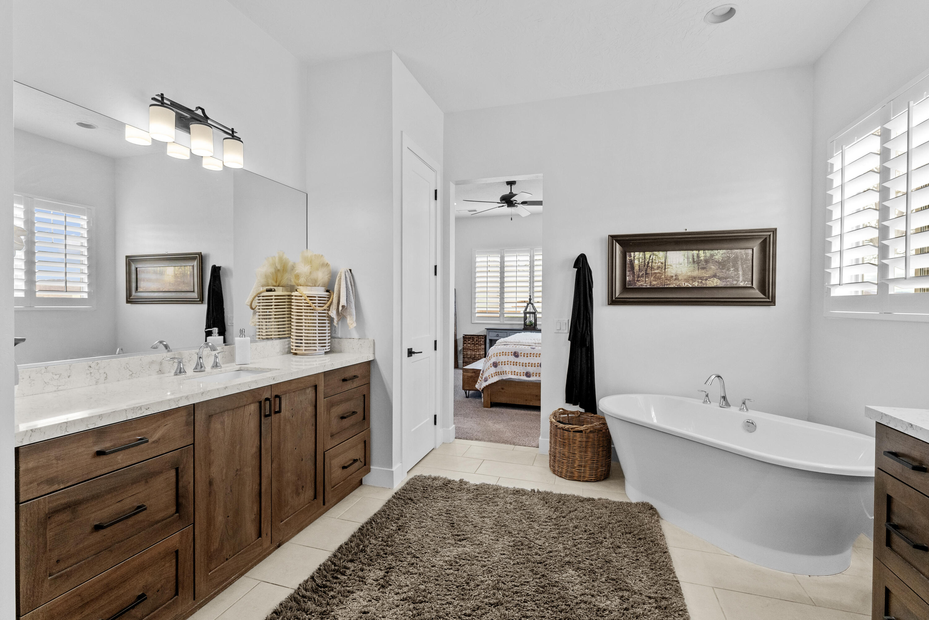 BRIDLE GATE ESTATES - Residential
