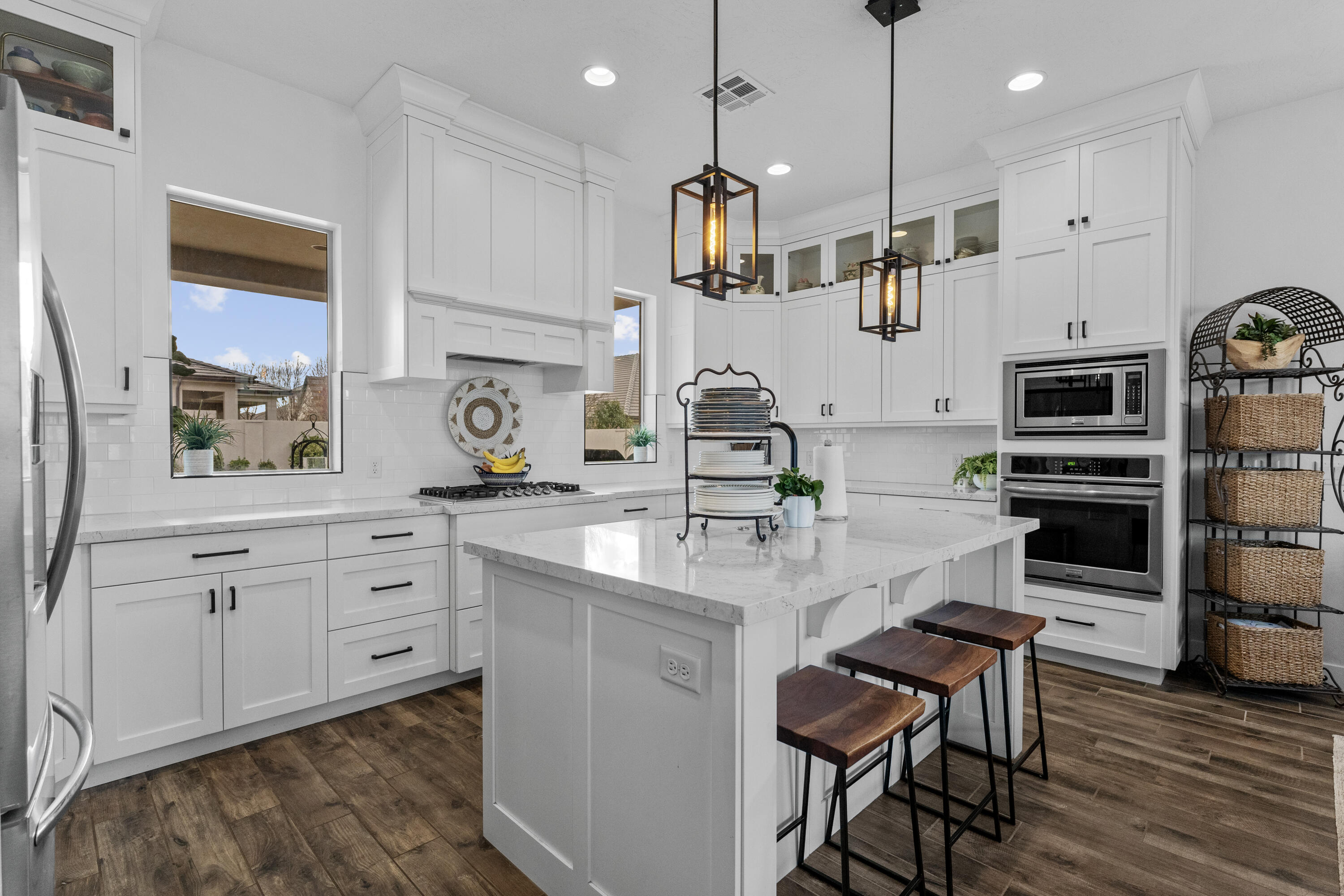 BRIDLE GATE ESTATES - Residential