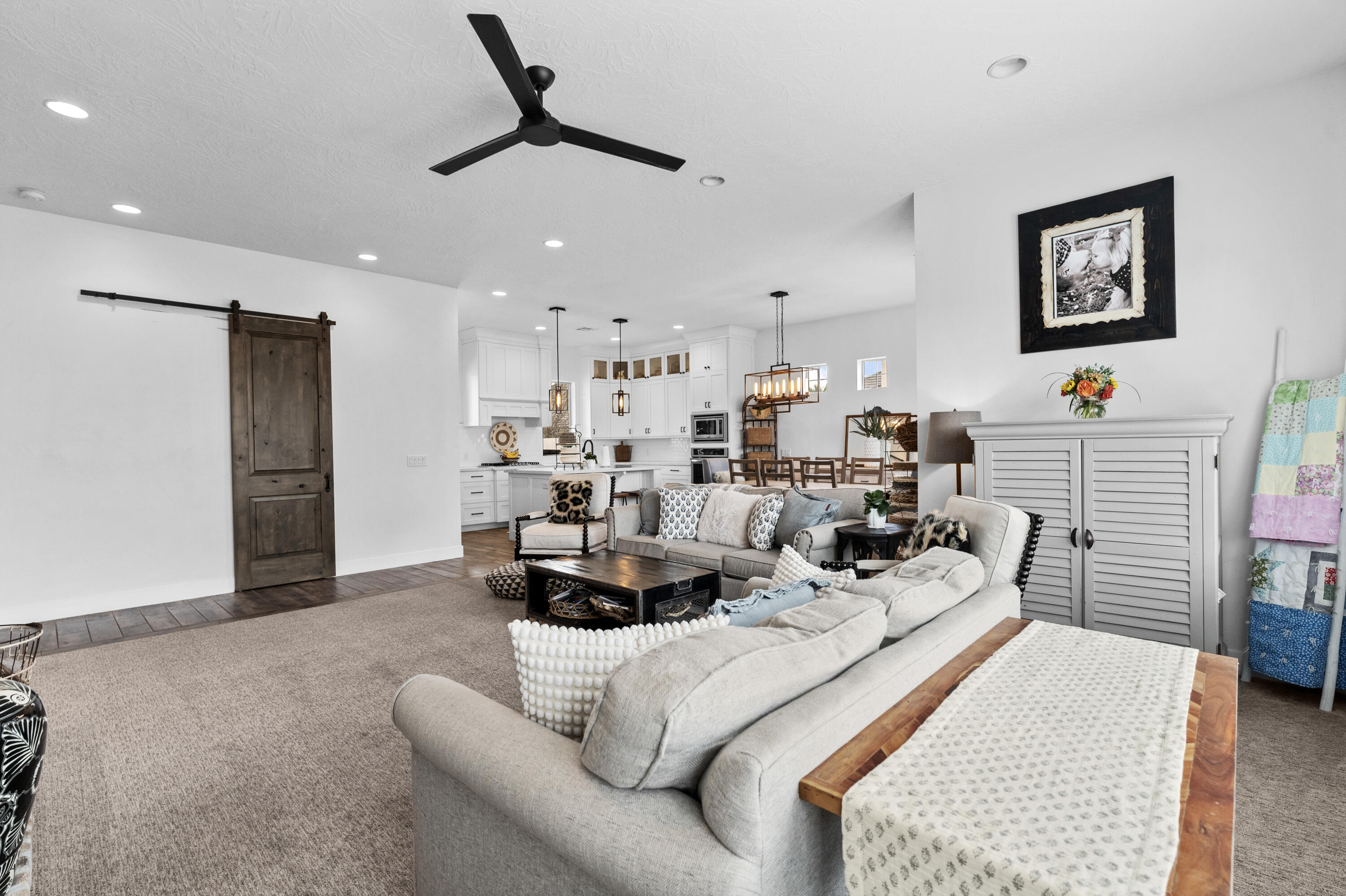 BRIDLE GATE ESTATES - Residential