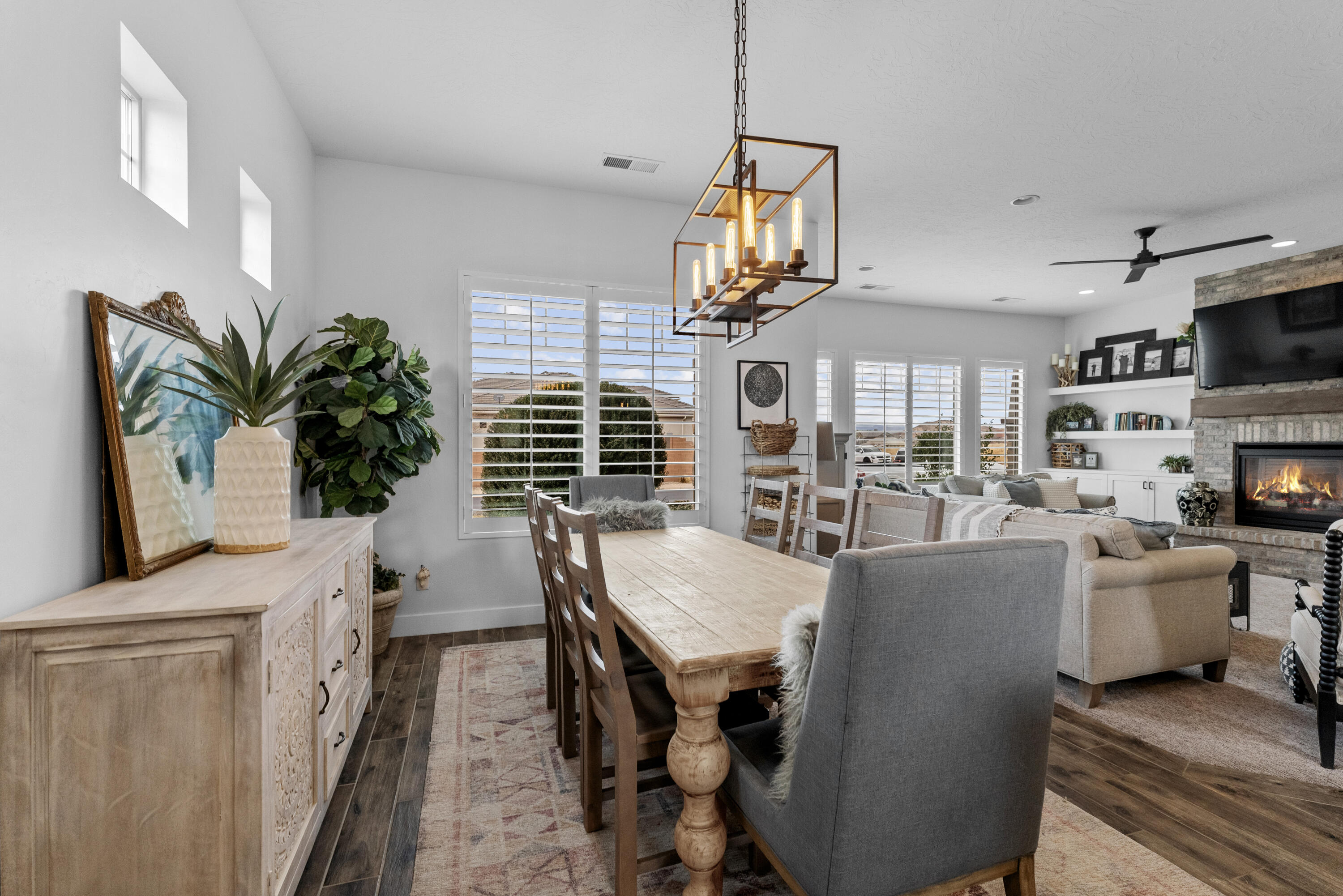 BRIDLE GATE ESTATES - Residential