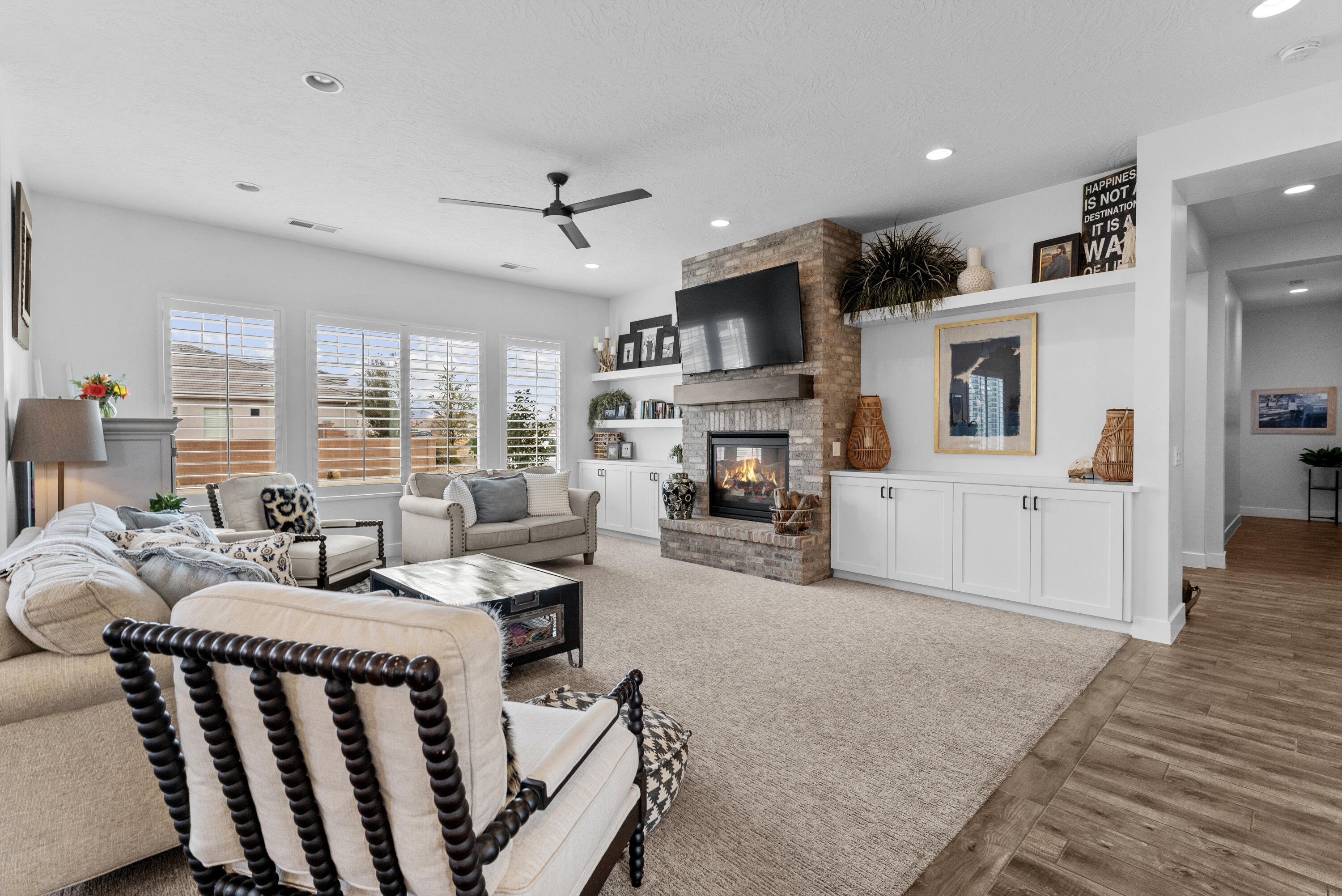 BRIDLE GATE ESTATES - Residential
